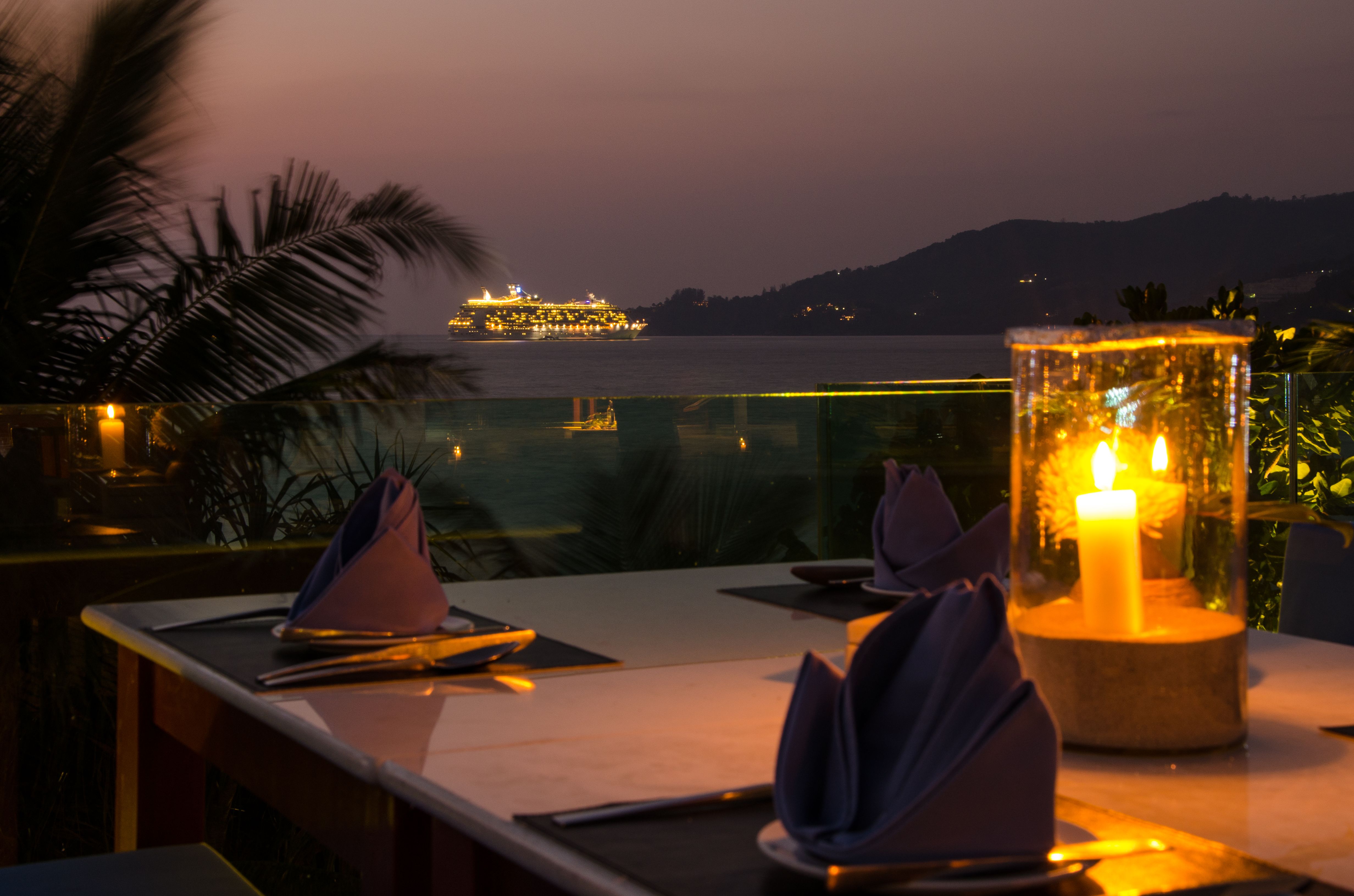 The Suface Bar and Restaurant