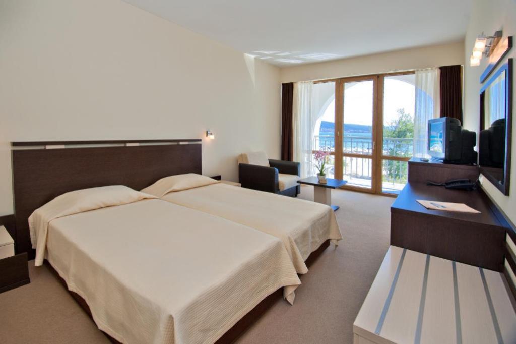 Twin Standard Room (Balcony)