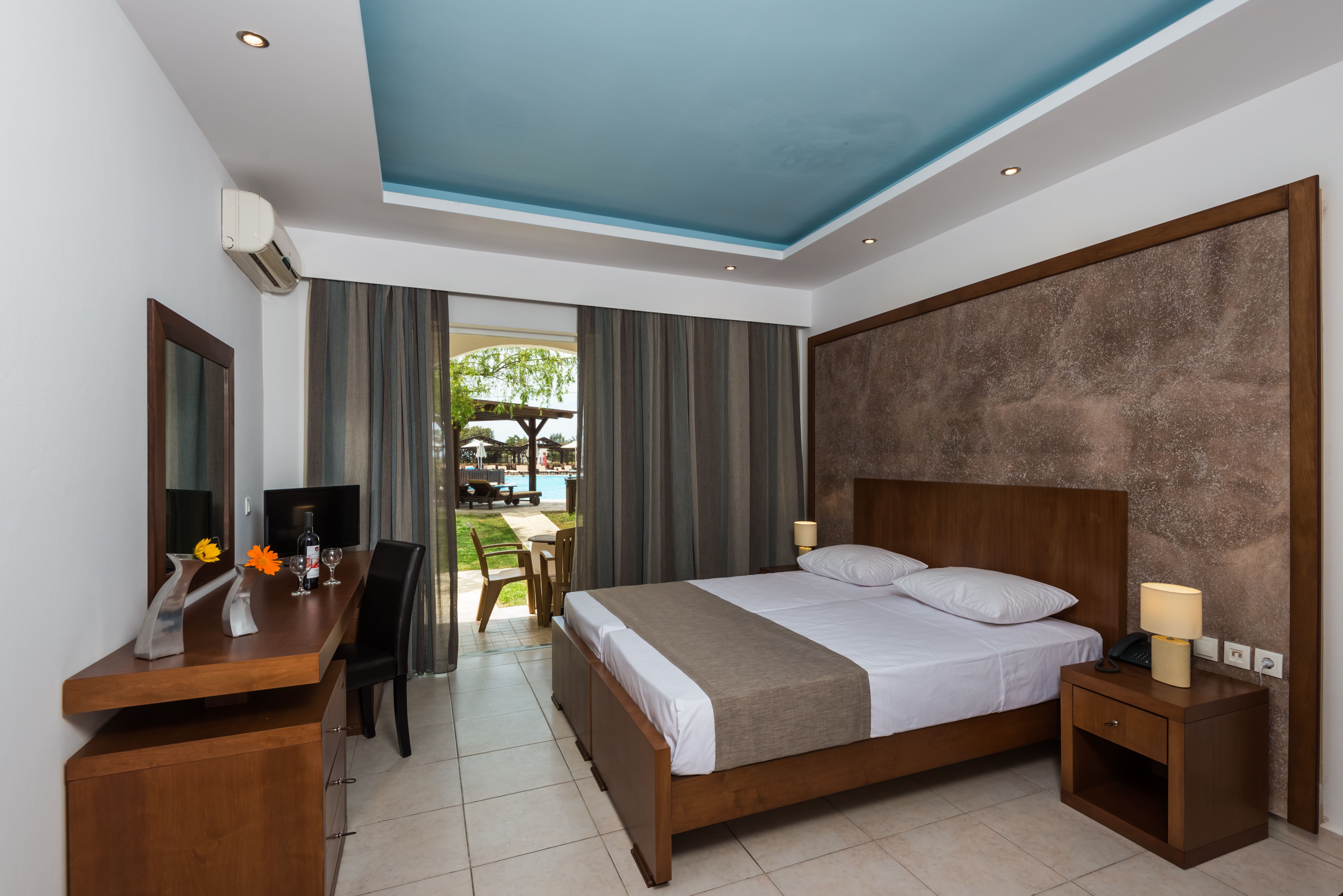 DOUBLE ROOM GARDEN VIEW OR POOL VIEW WITH BALCONY OR TERRACE 