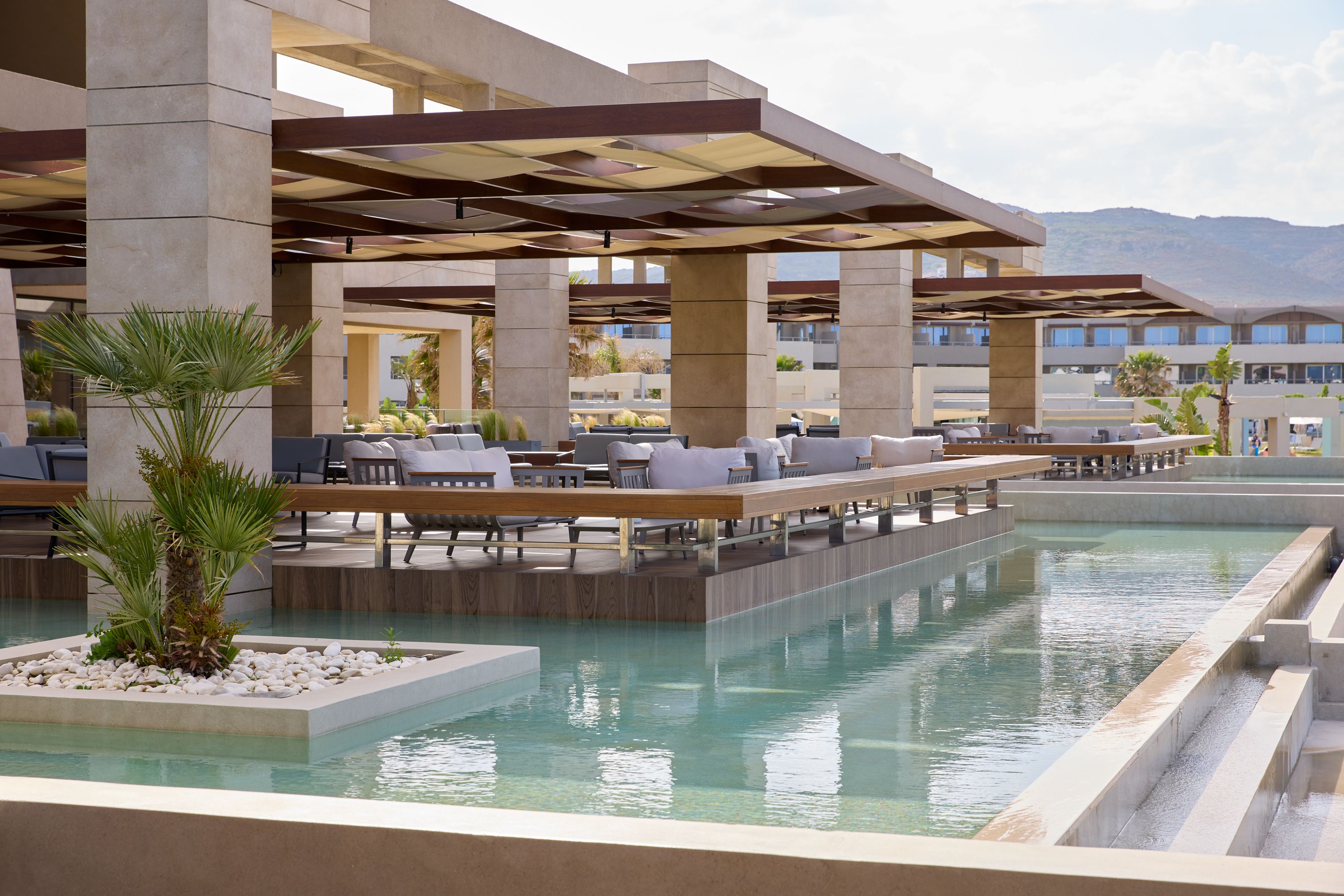 LOBBY BAR