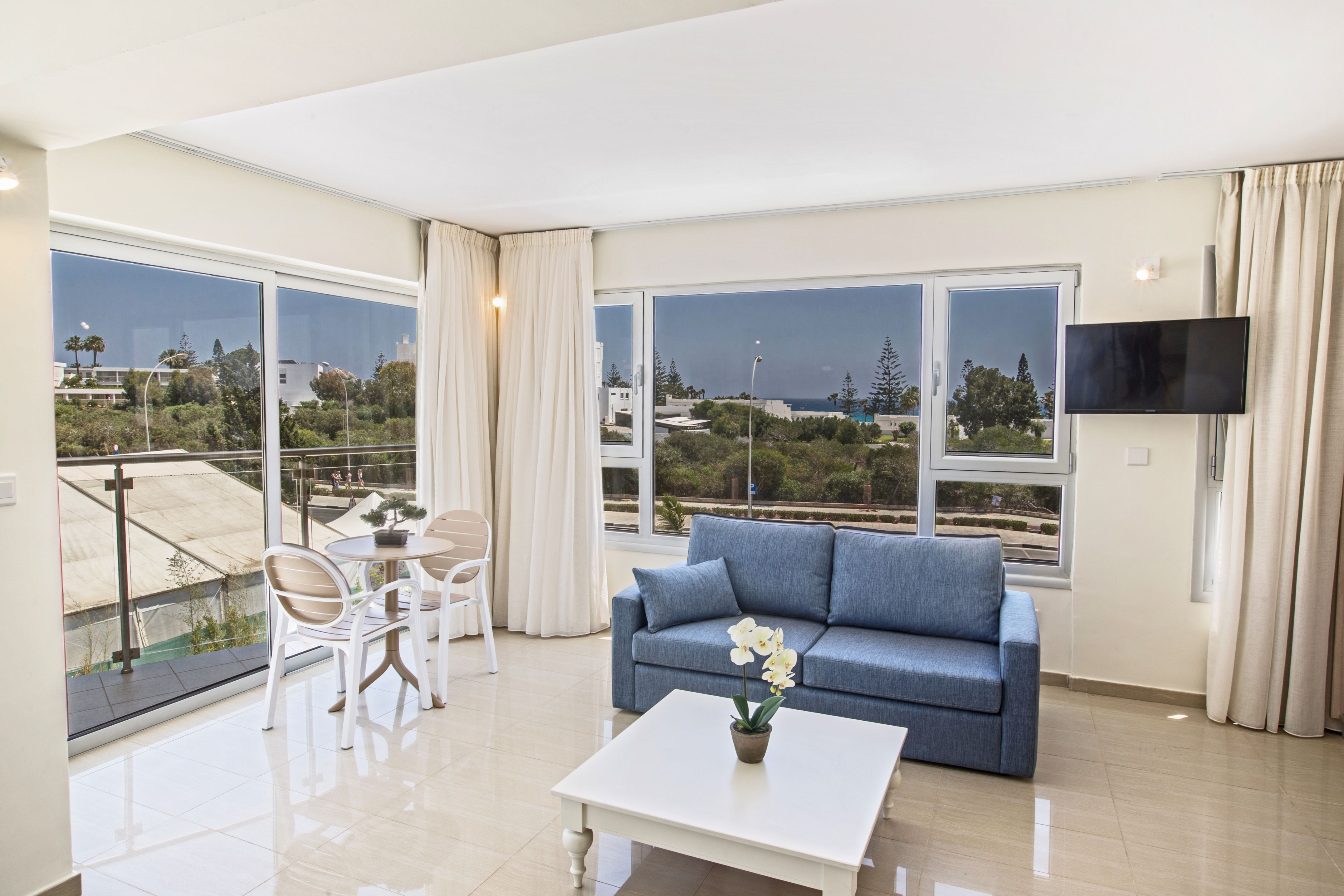 SUITE FAMILY ROOM SEA VIEW 