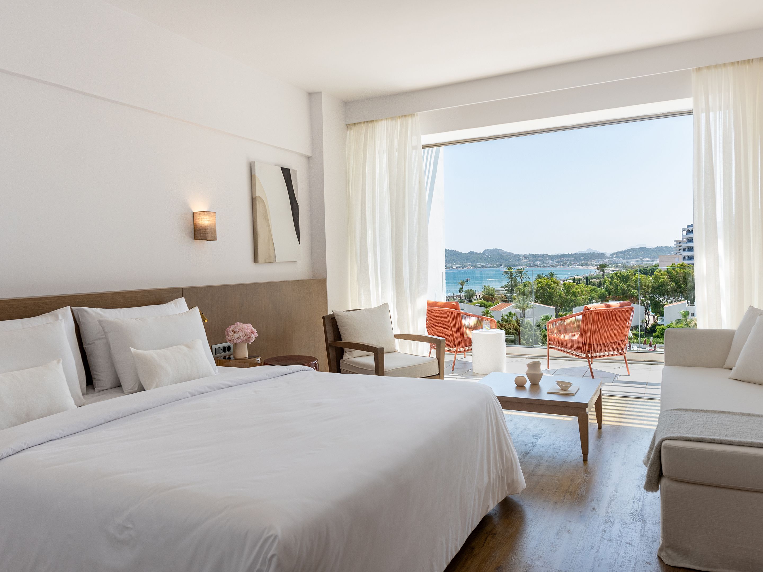 LUX.ME Panoramic Guestroom Sea View