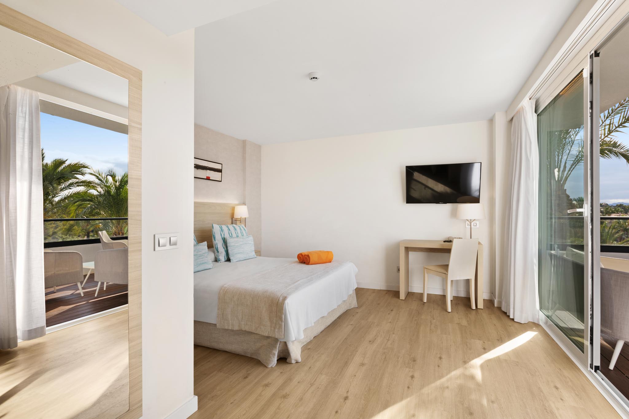 DOUBLE ROOM ROYAL TERRACE 