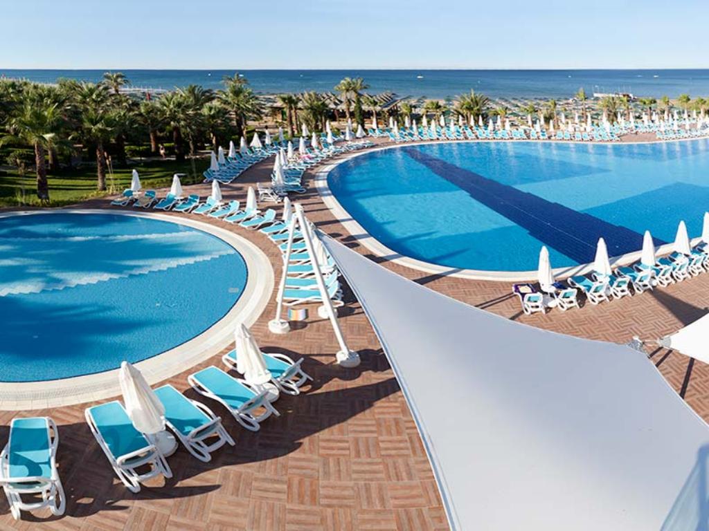 Piscina deschisă