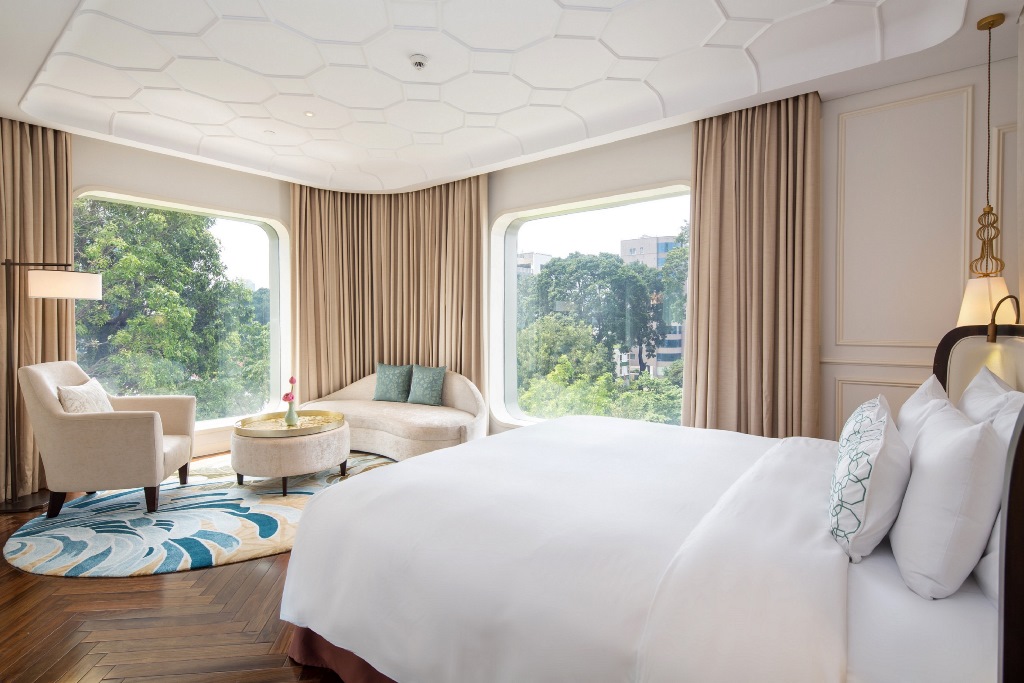 EXECUTIVE STUDIO SUITE