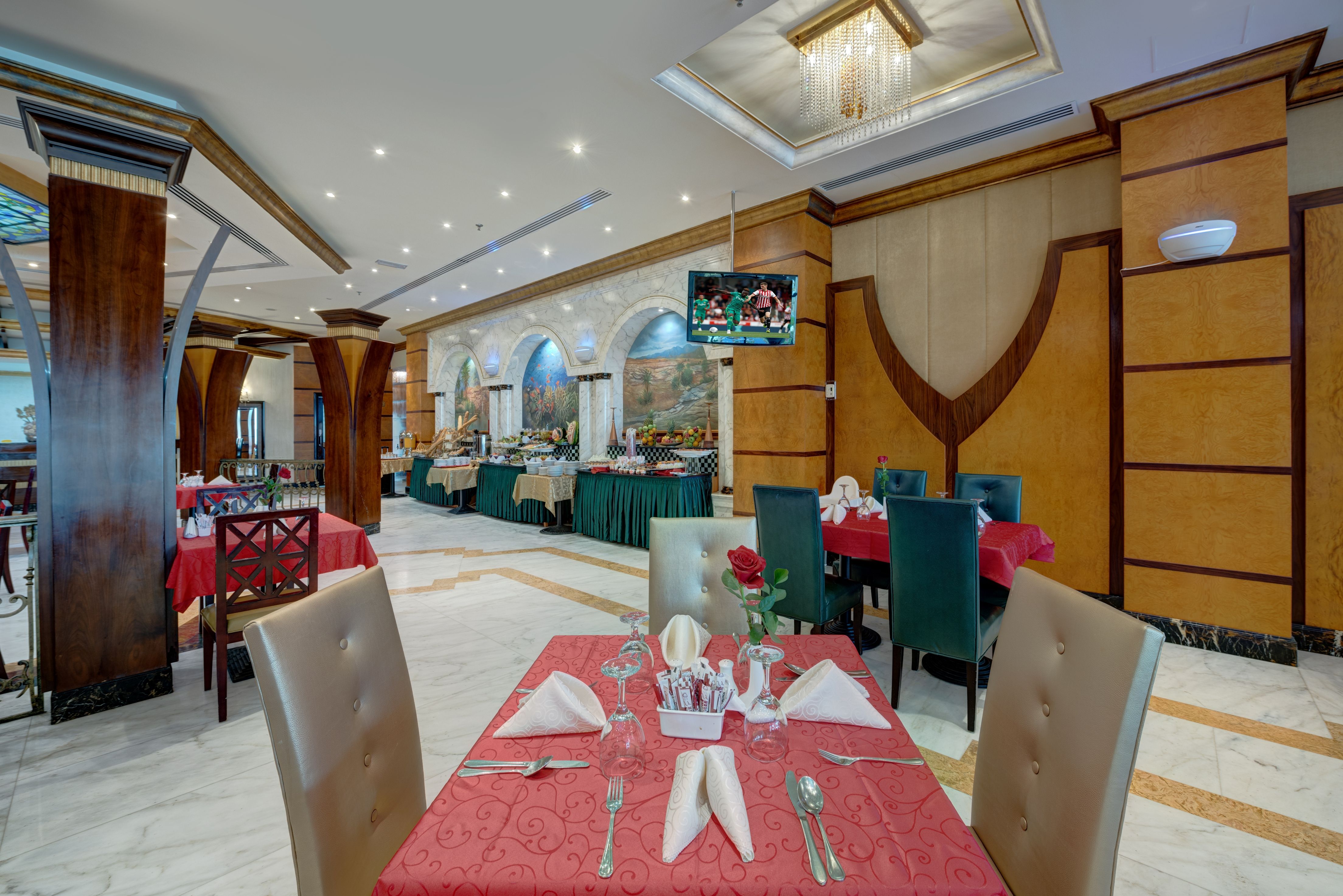 MAIN RESTAURANT