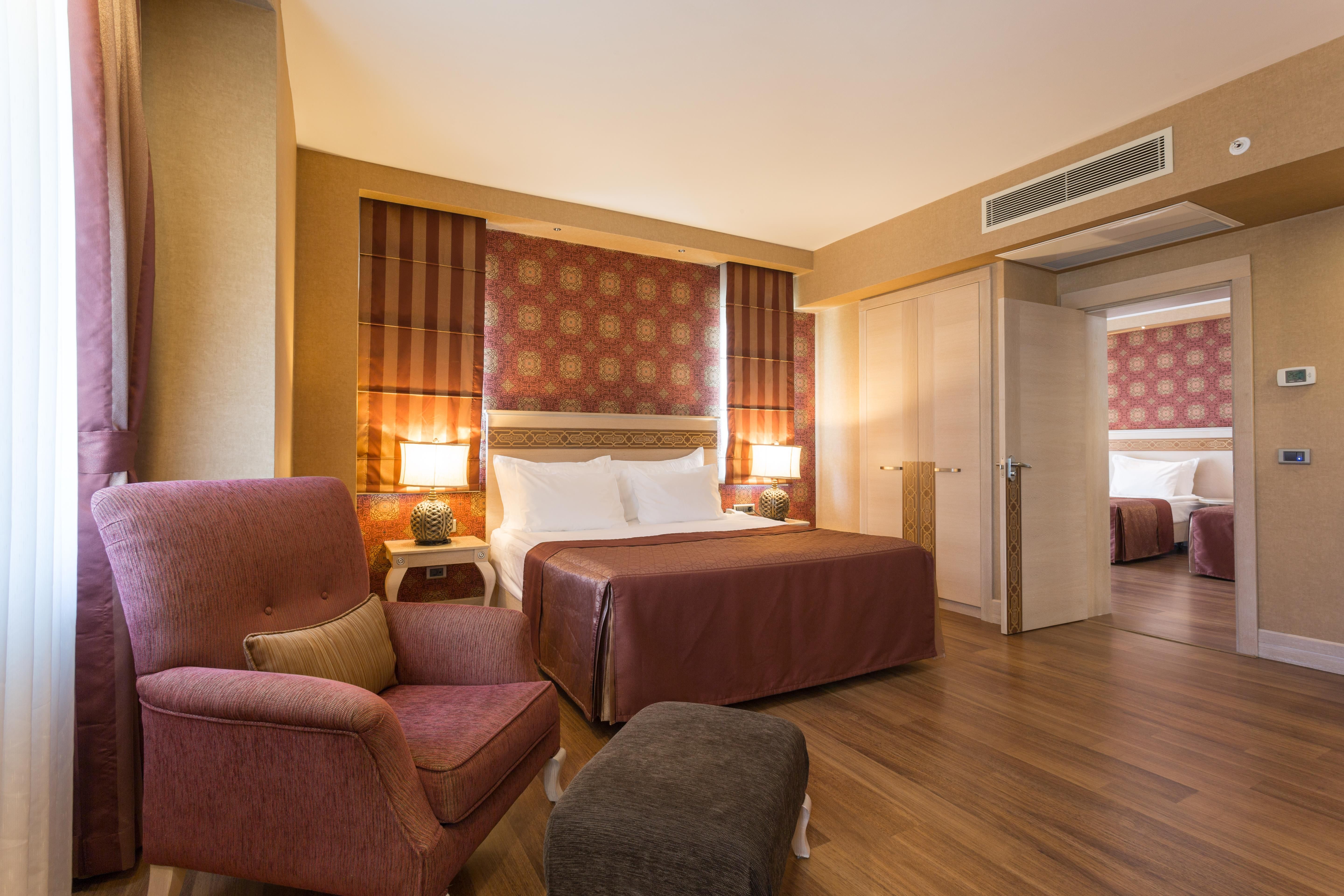 Deluxe Superior Family Room