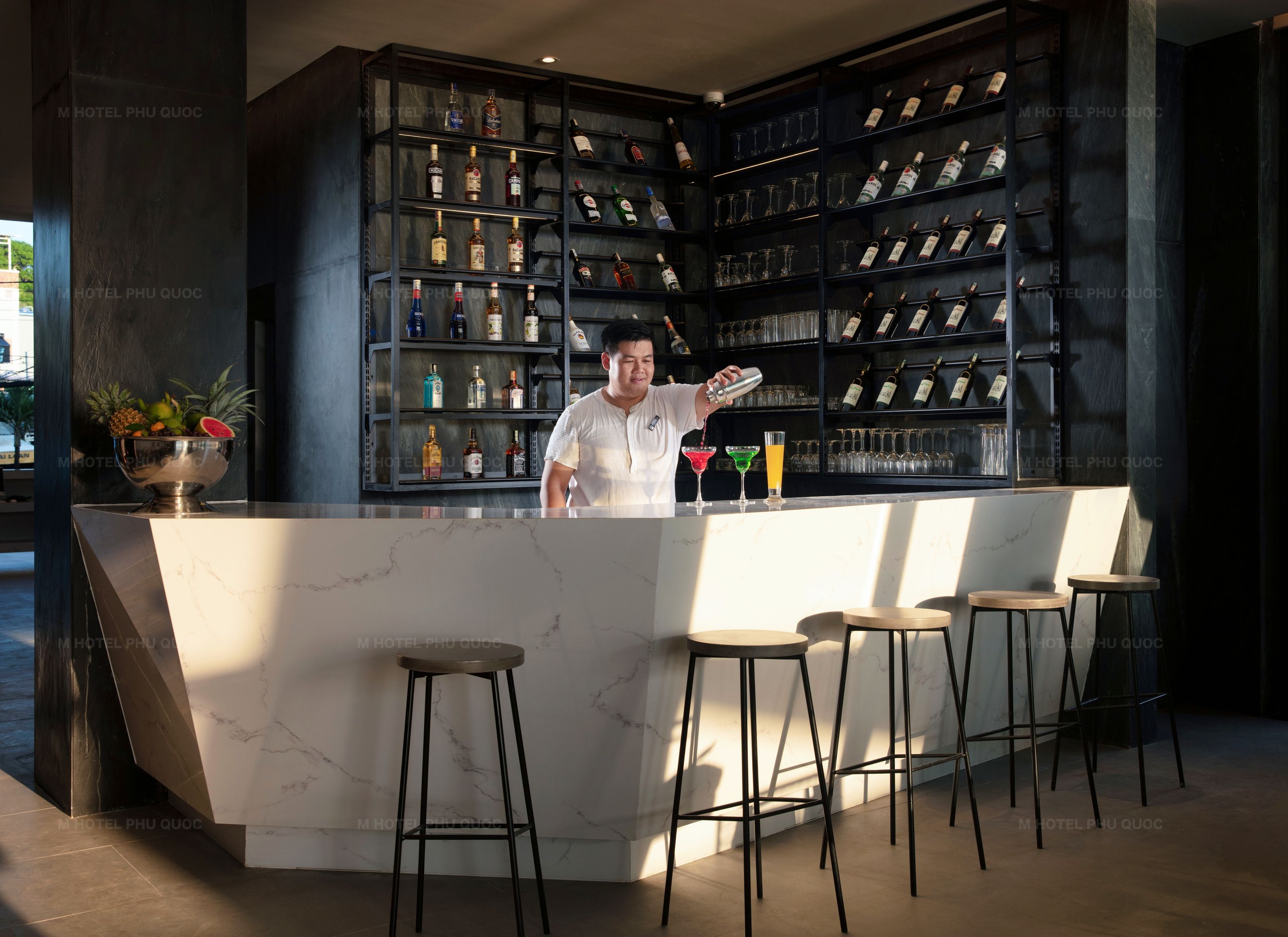 M Sunset Bar