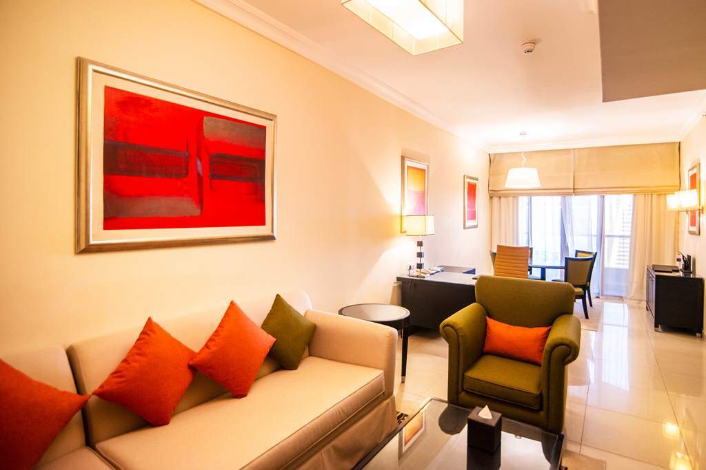 2 Bedroom Apartment Skyline View