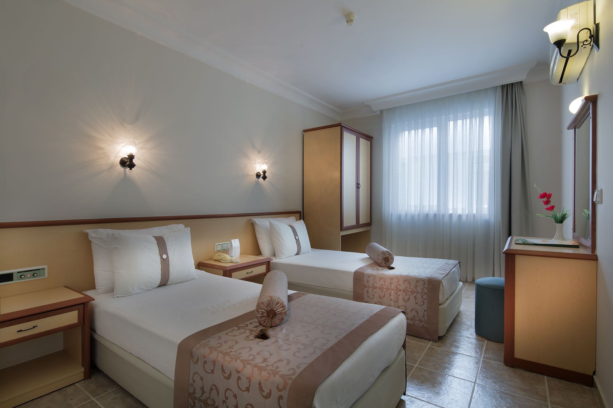 ECO  SUITE ROOM