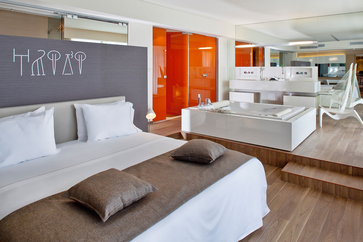 IMPERIAL SUITE