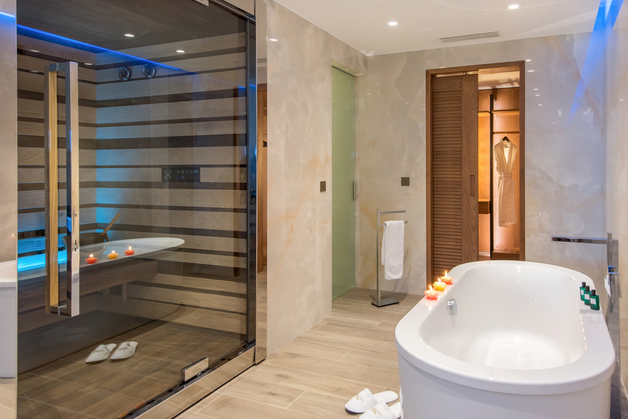 Nana Imperial  6 bedrooms on 3 floors, Sea View  with 2 private heated pools,  2 SweetSpa* and 2 gyms