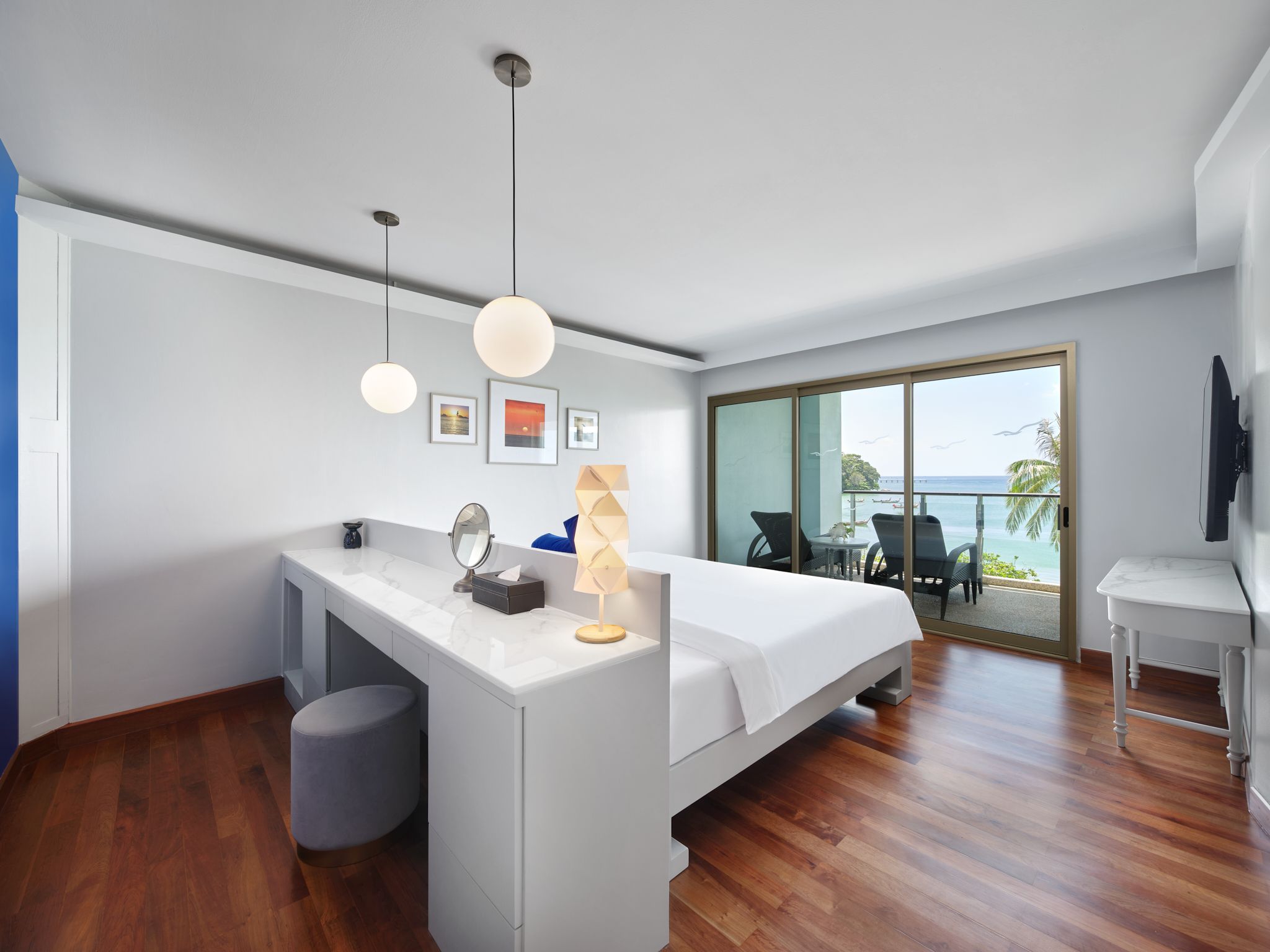 One Bedroom Deluxe Suite Sea View