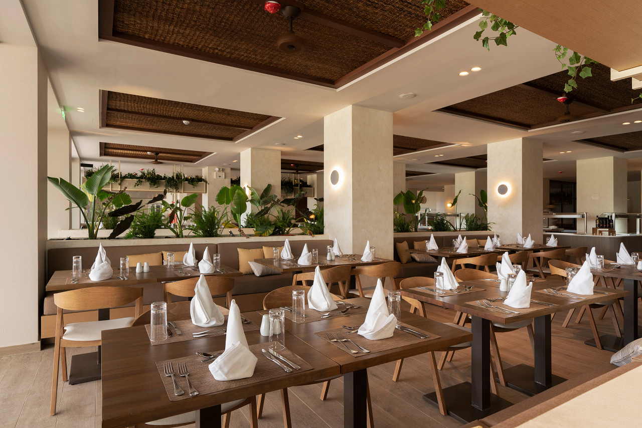 WORLD CAFE INTERNATIONAL BUFFET