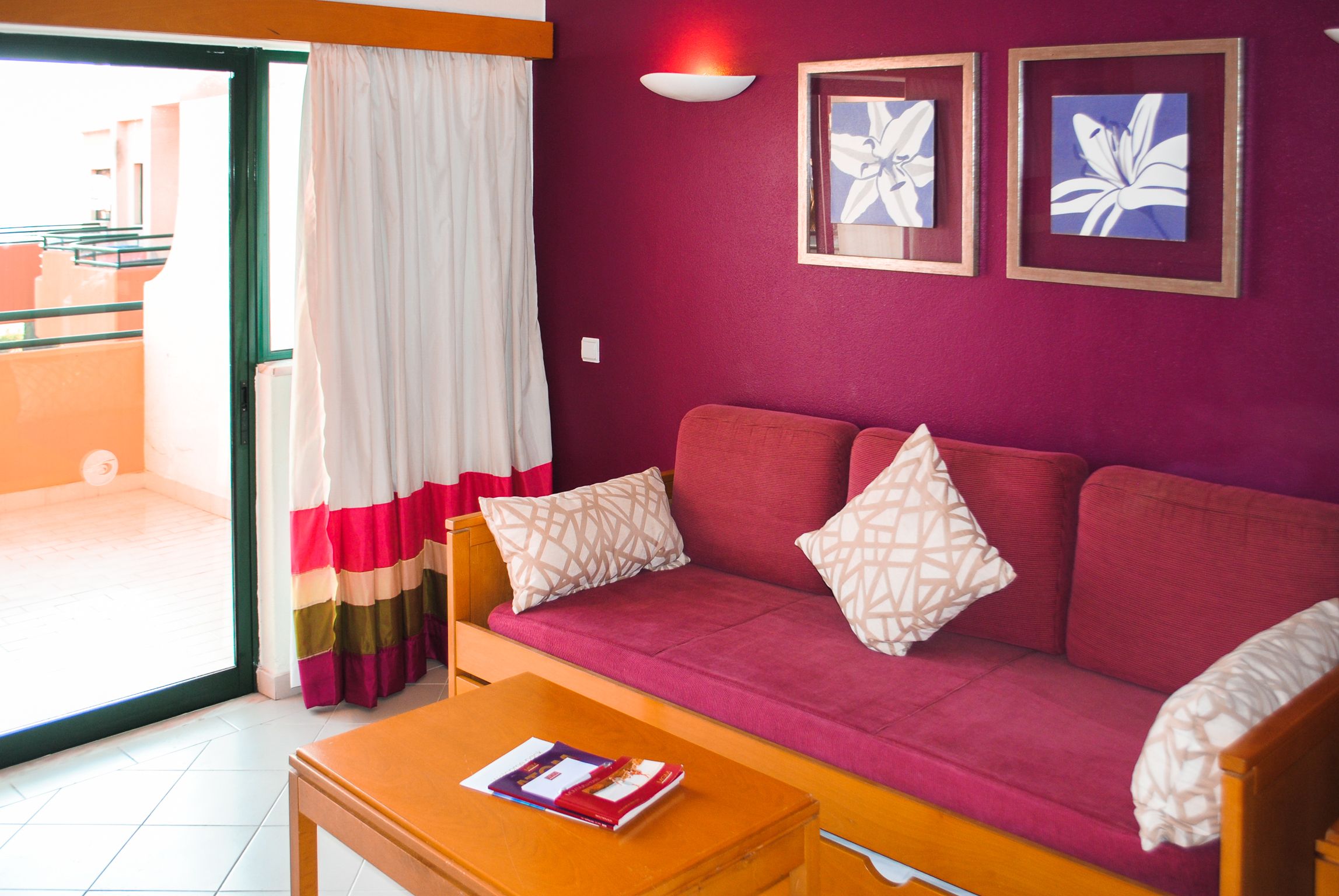 ONE BEDROOM JUNIOR CLUB