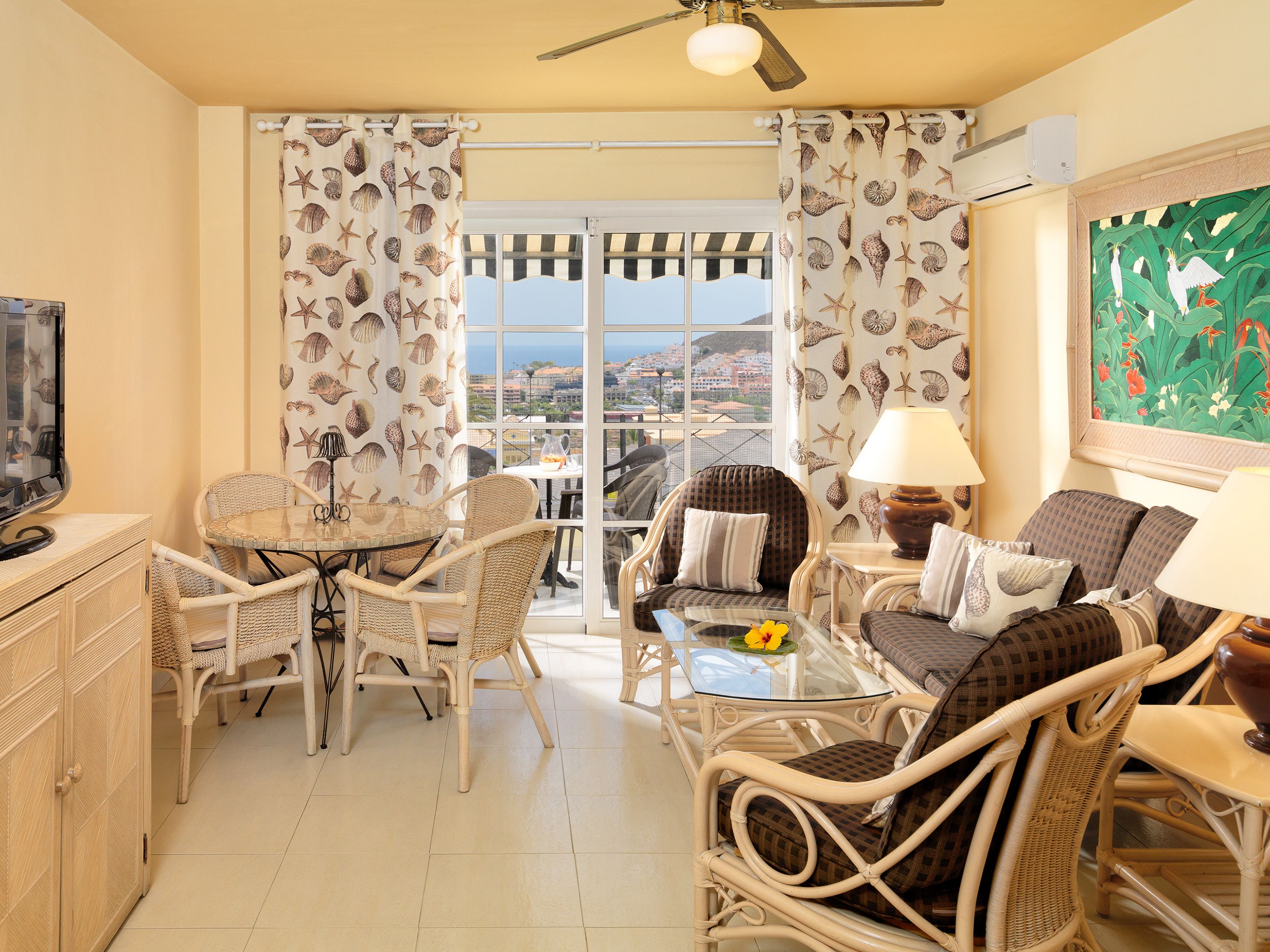 FAMILY SUITE
