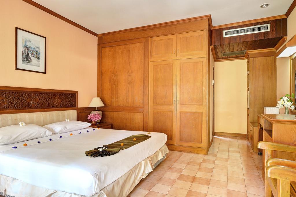GARDEN BUNGALOW