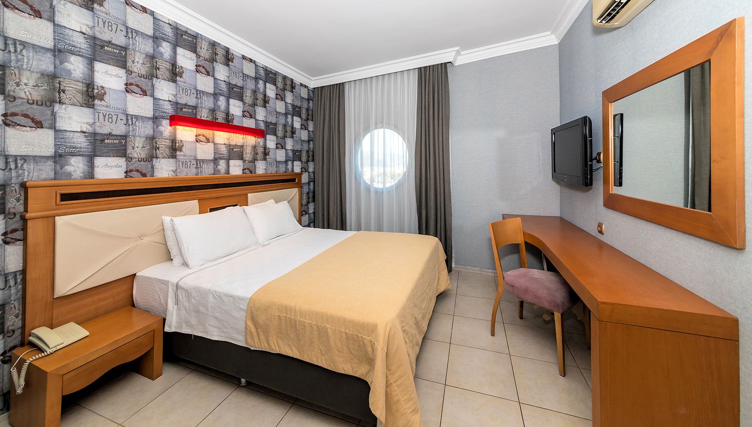 Economy Room