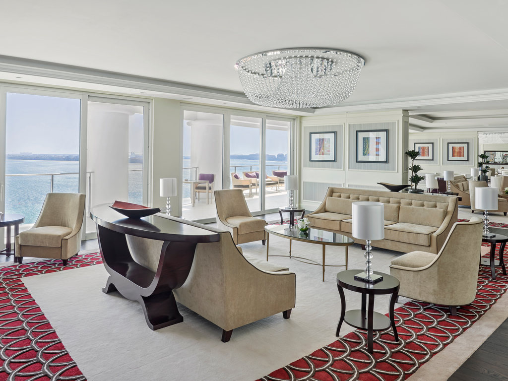 Club Lounge - Premier Rooms