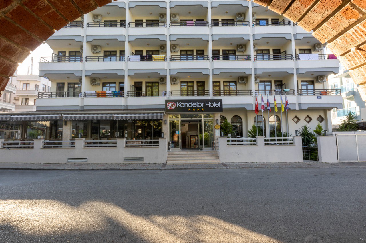 Clădirea principala