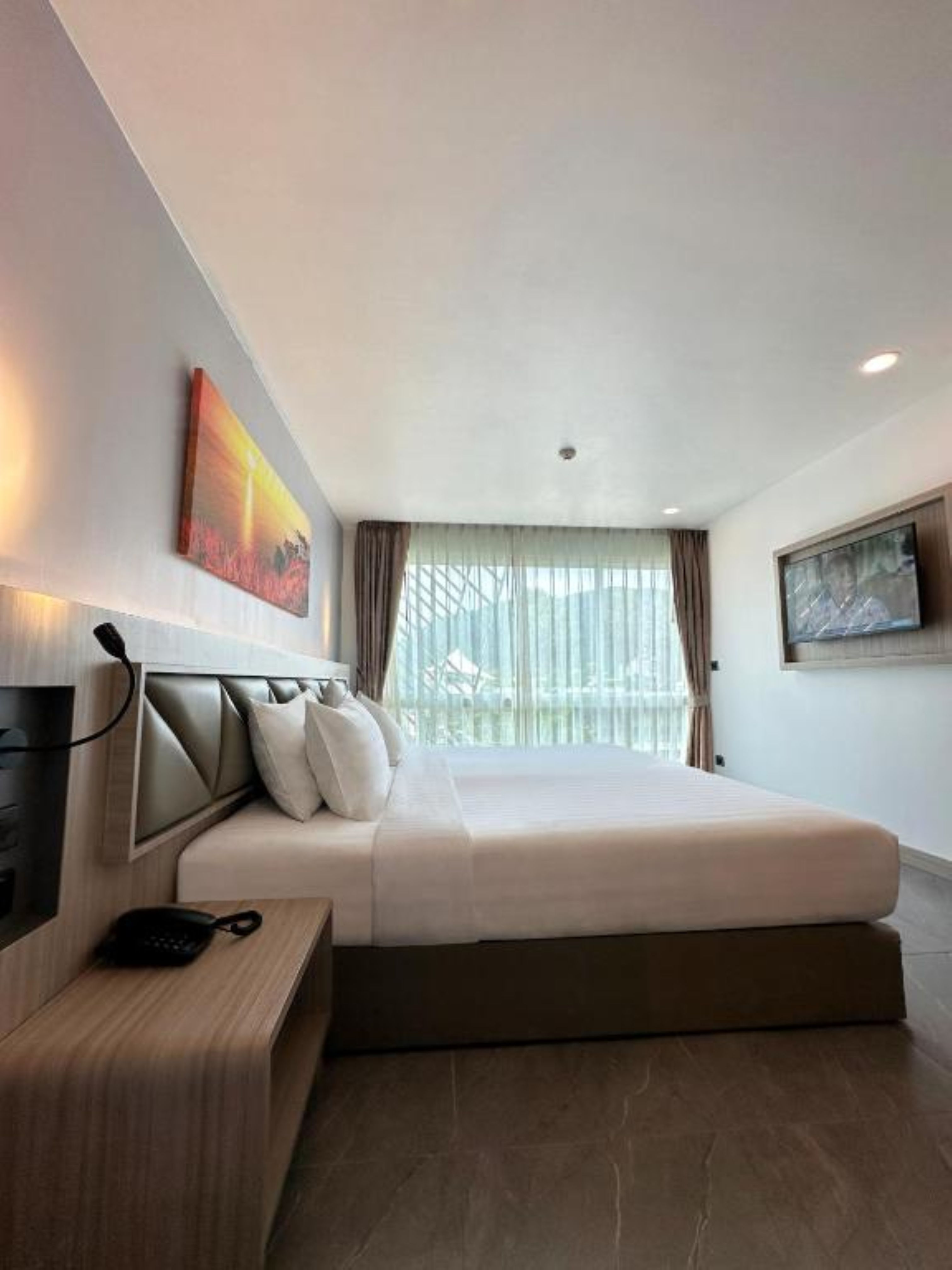 Premium Superior King Mountain View