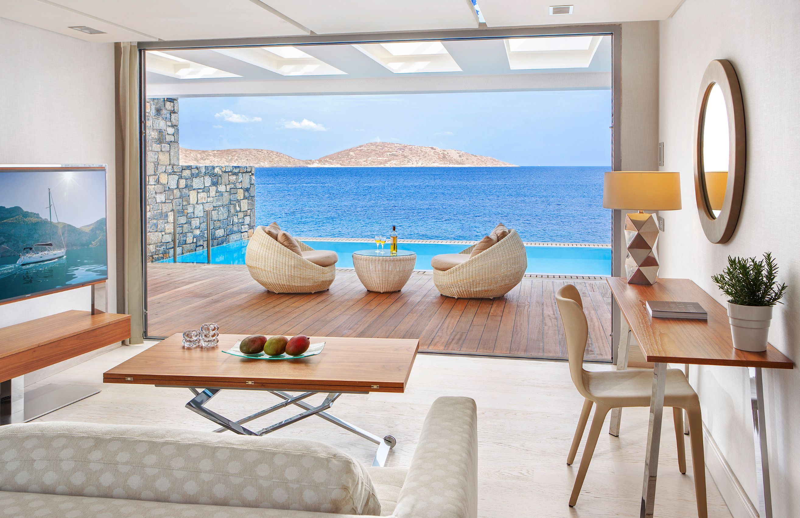 PREMIUM WATERFRONT JUNIOR SUITE WITH PRIVATE POOL