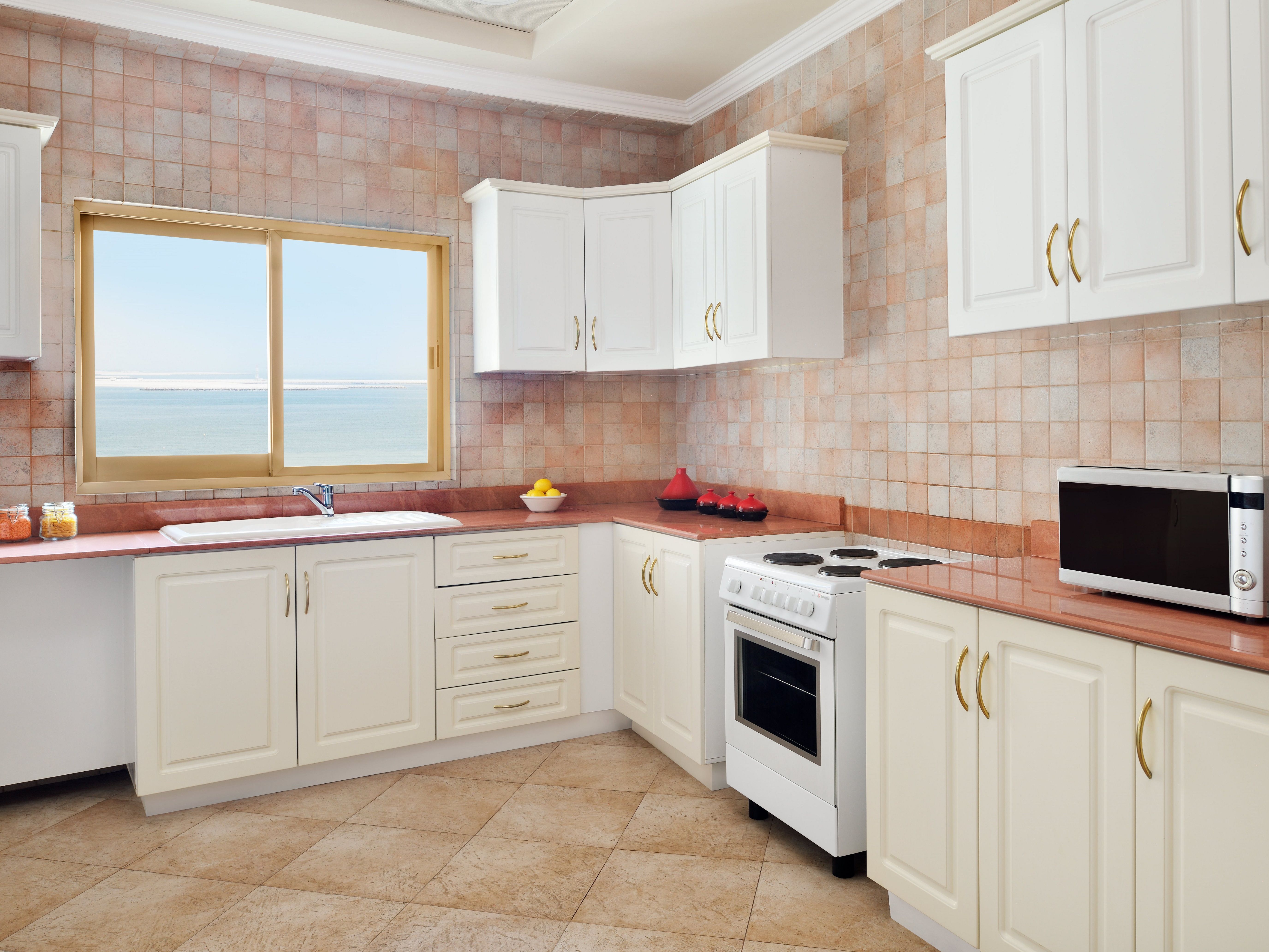 3 BEDROOM RESIDENCE