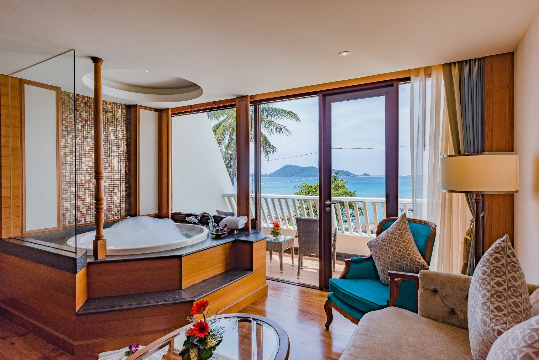 Ocean Jacuzzi Suite