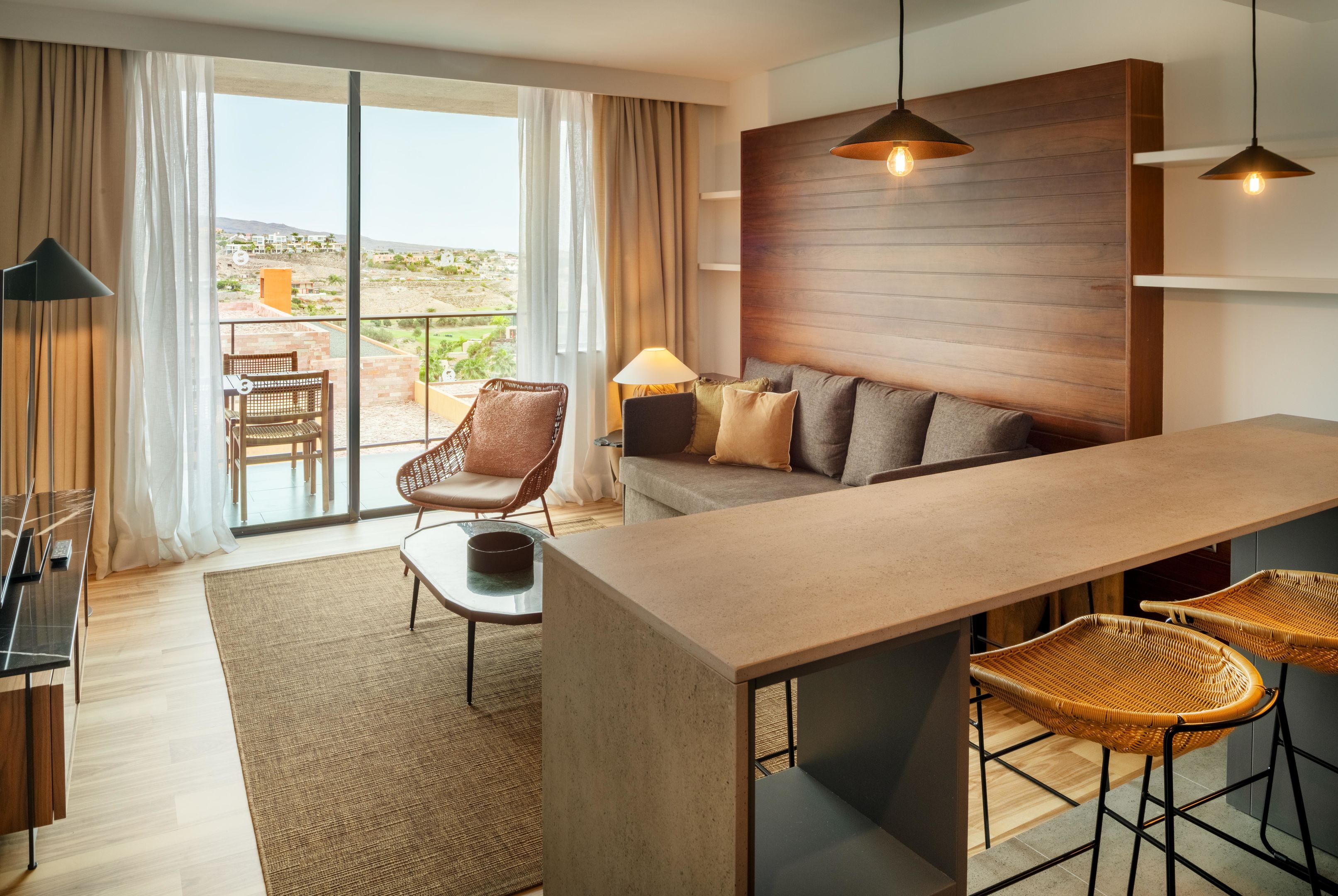 FAMILY ROOM WITH BALCONY OR TERRACE