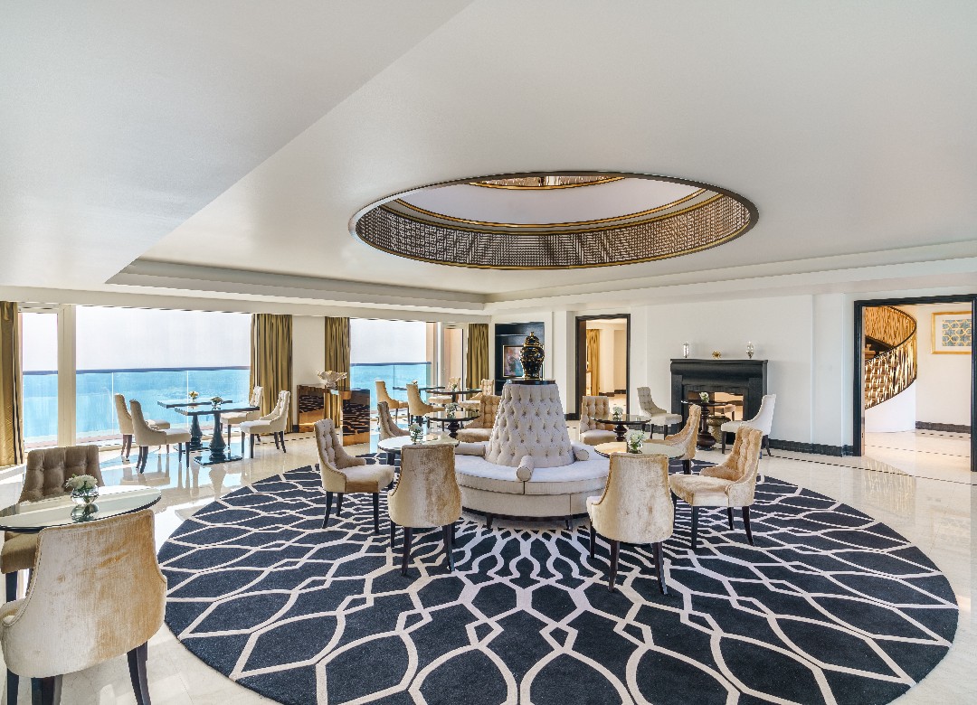 PRIVÉ LOUNGE