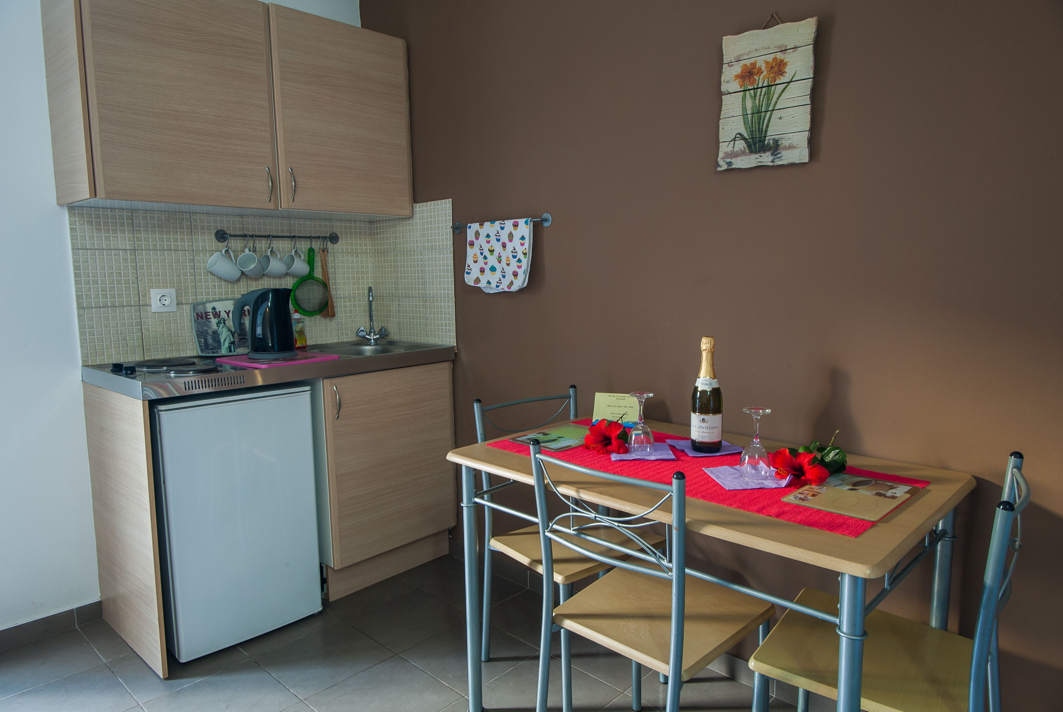 1 BEDROOM APARTMENT UP 4
