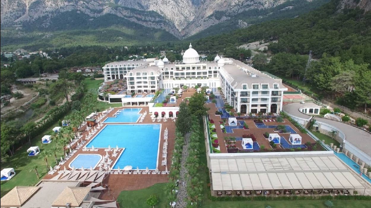 AMARA PREMIER 1.JPG