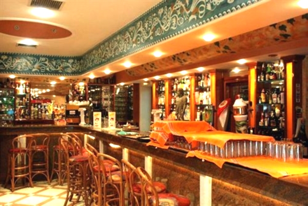 Corfu, Hotel Gouvia, bar.jpg