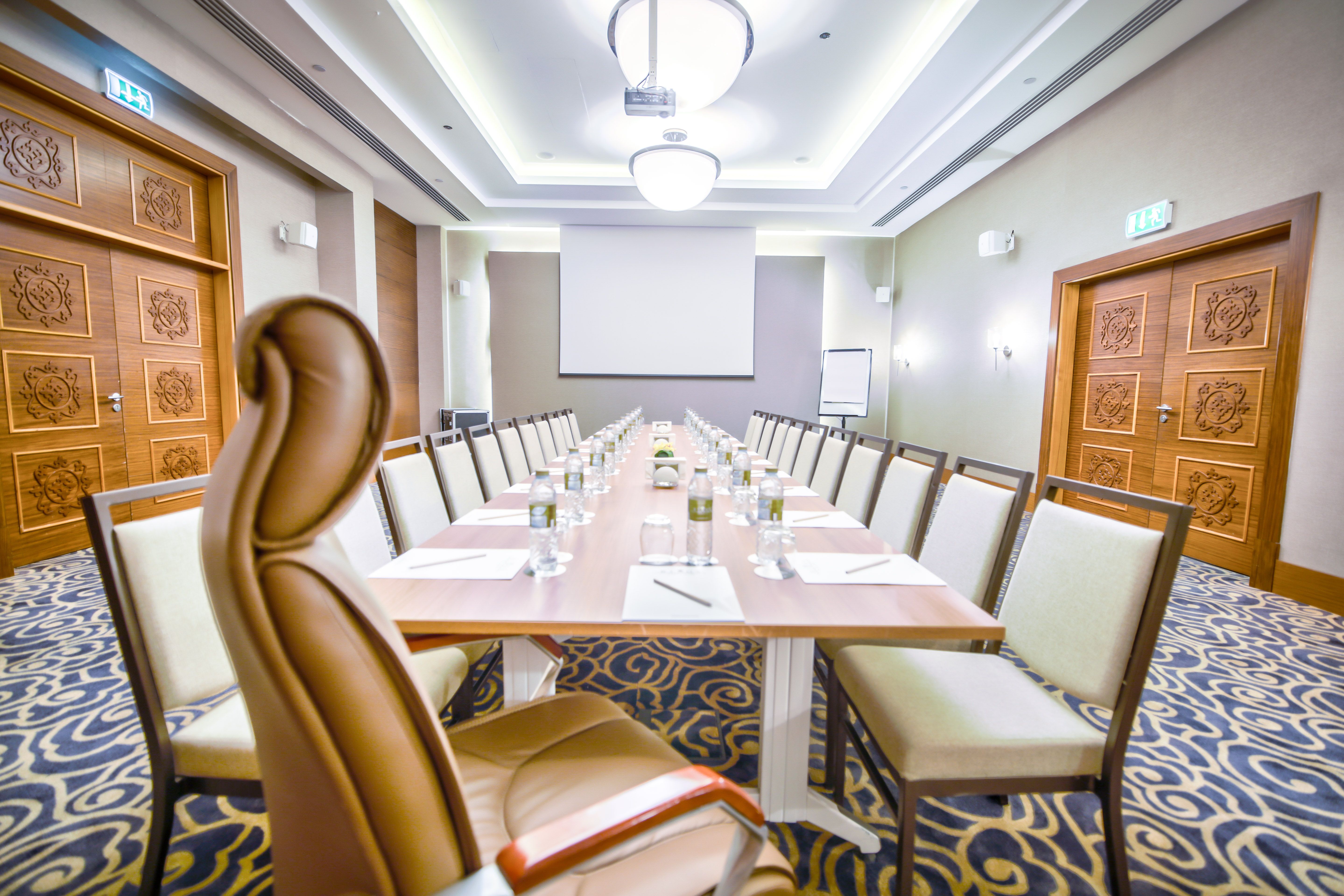 MICE (servicii de organizare de întâlniri, conferințe, alte evenimente)