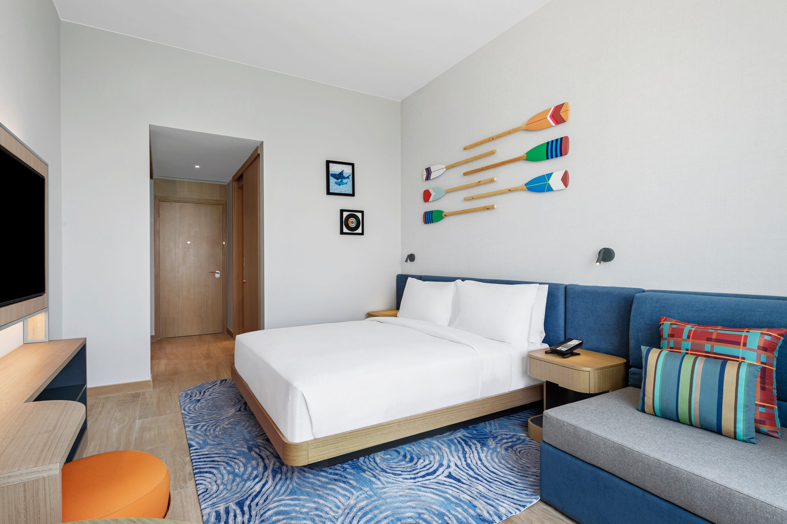 King/Queen Guest Room Island View