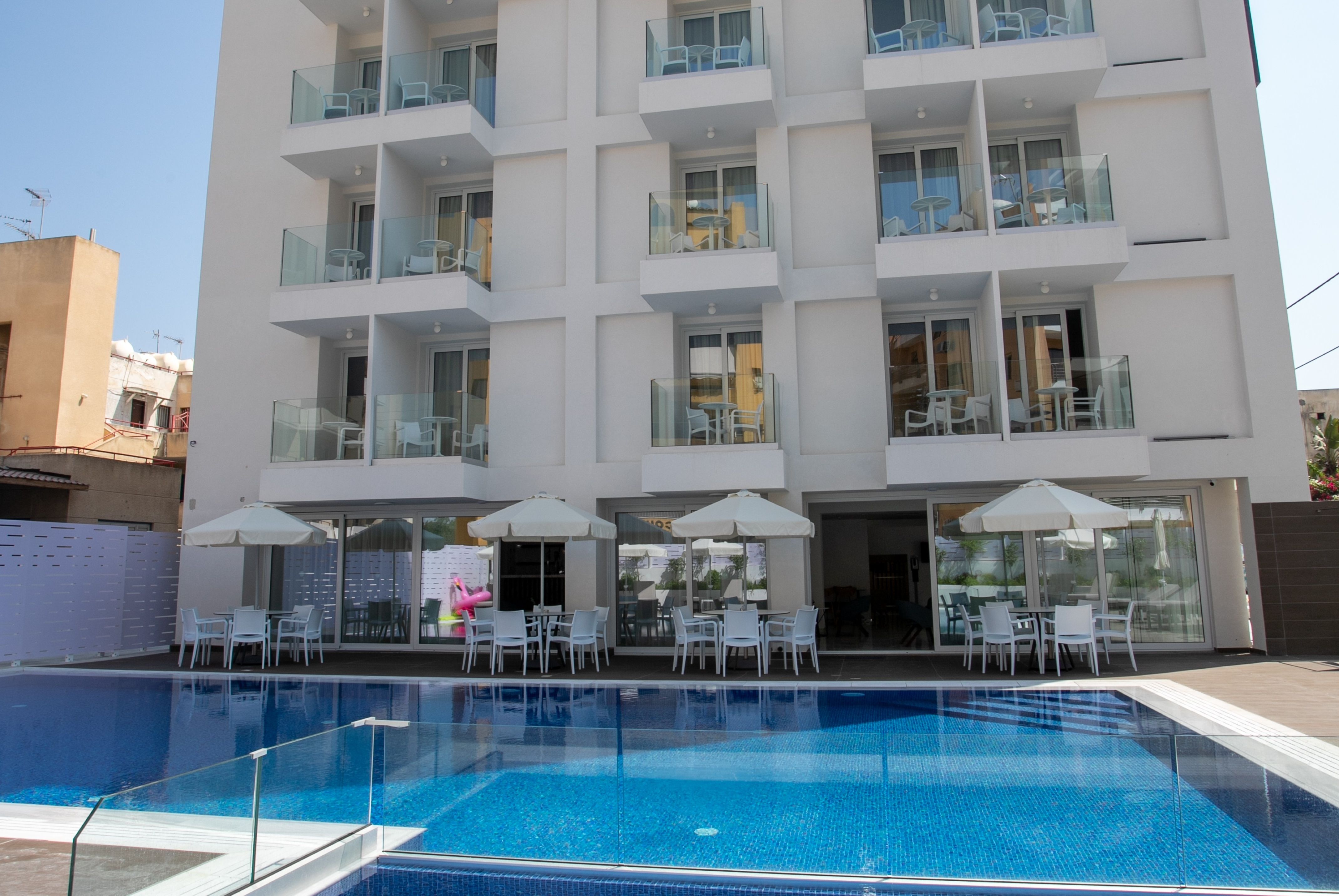pool bar