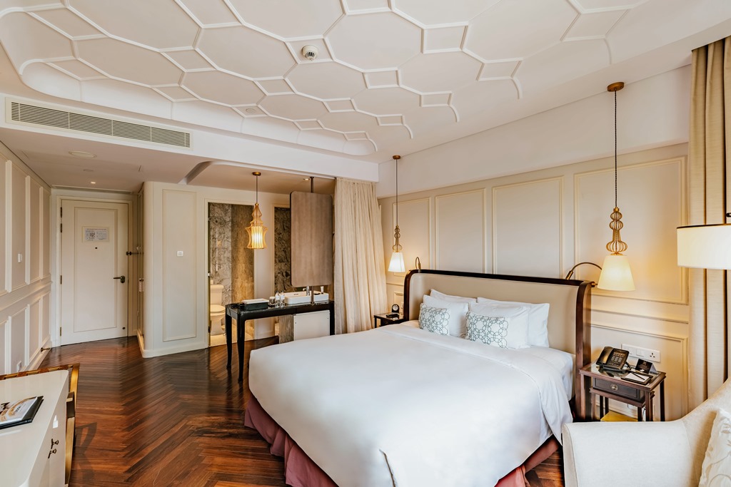 DELUXE KING/TWIN ROOM