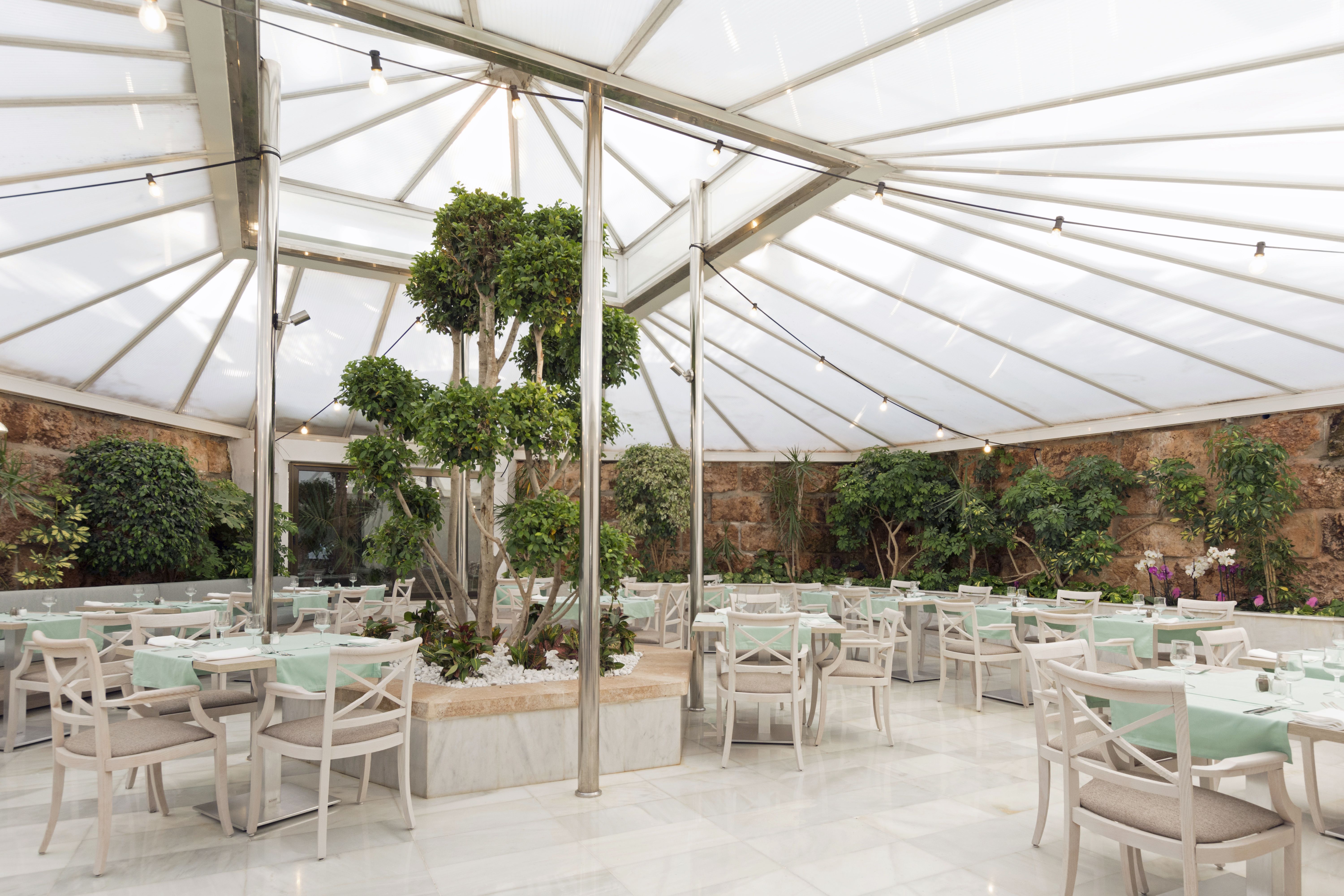 MAIN RESTAURANT