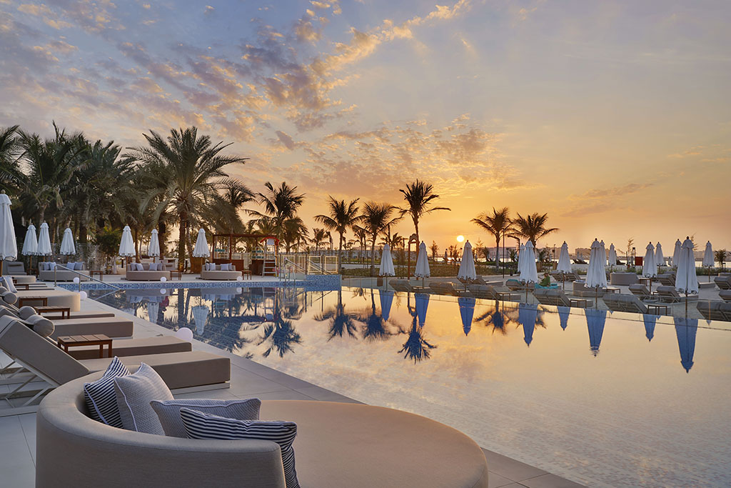 Sunset Beach Lounge