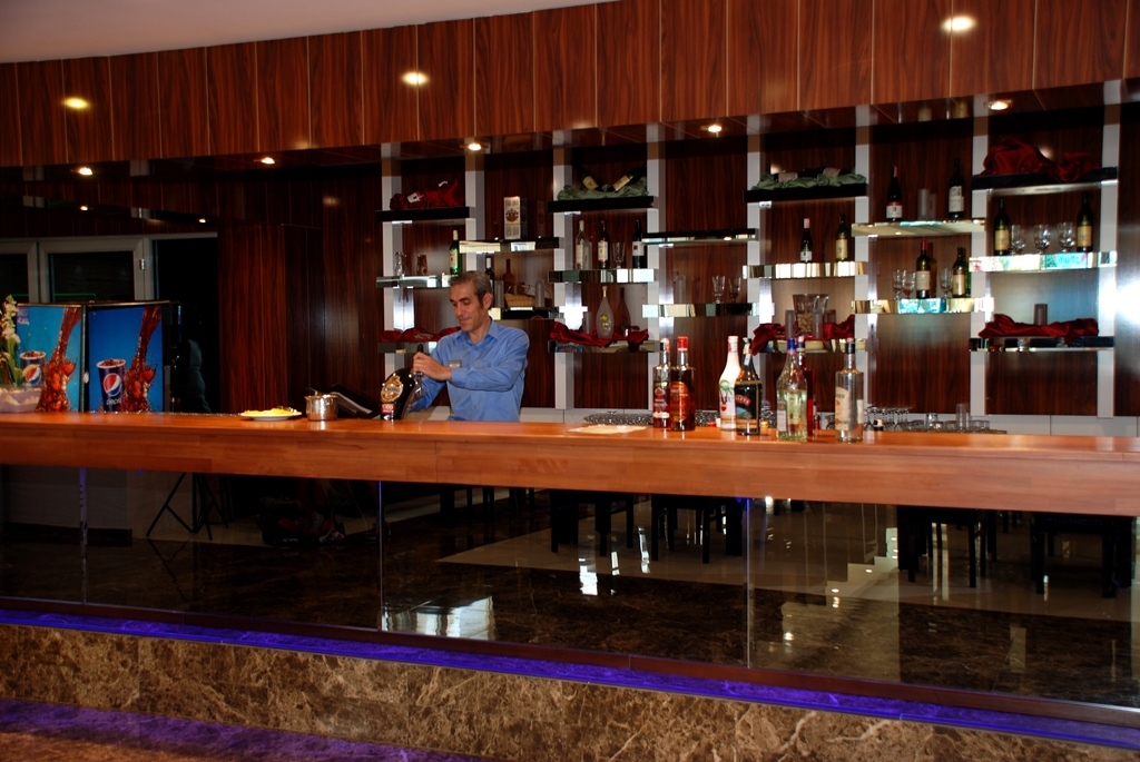 LOBI BAR