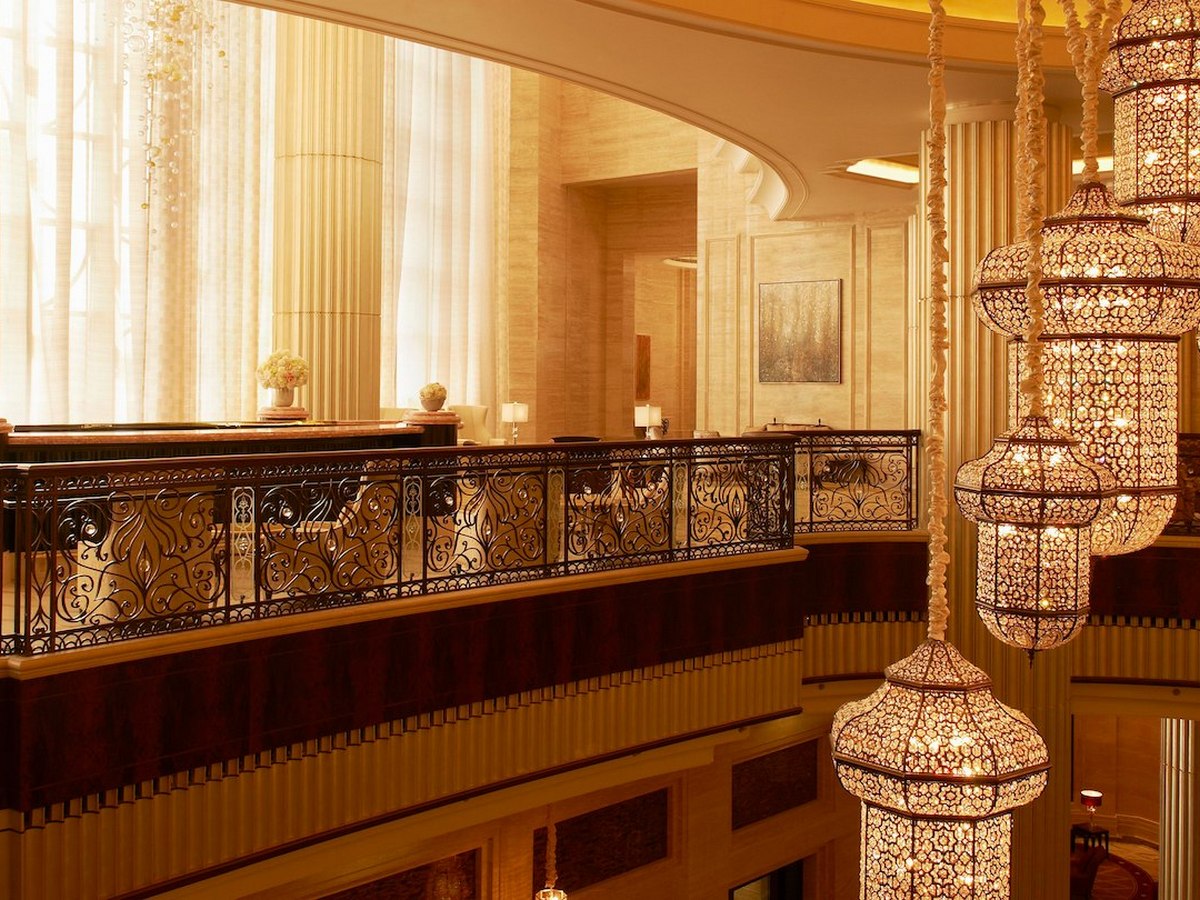 Crystal Lounge
