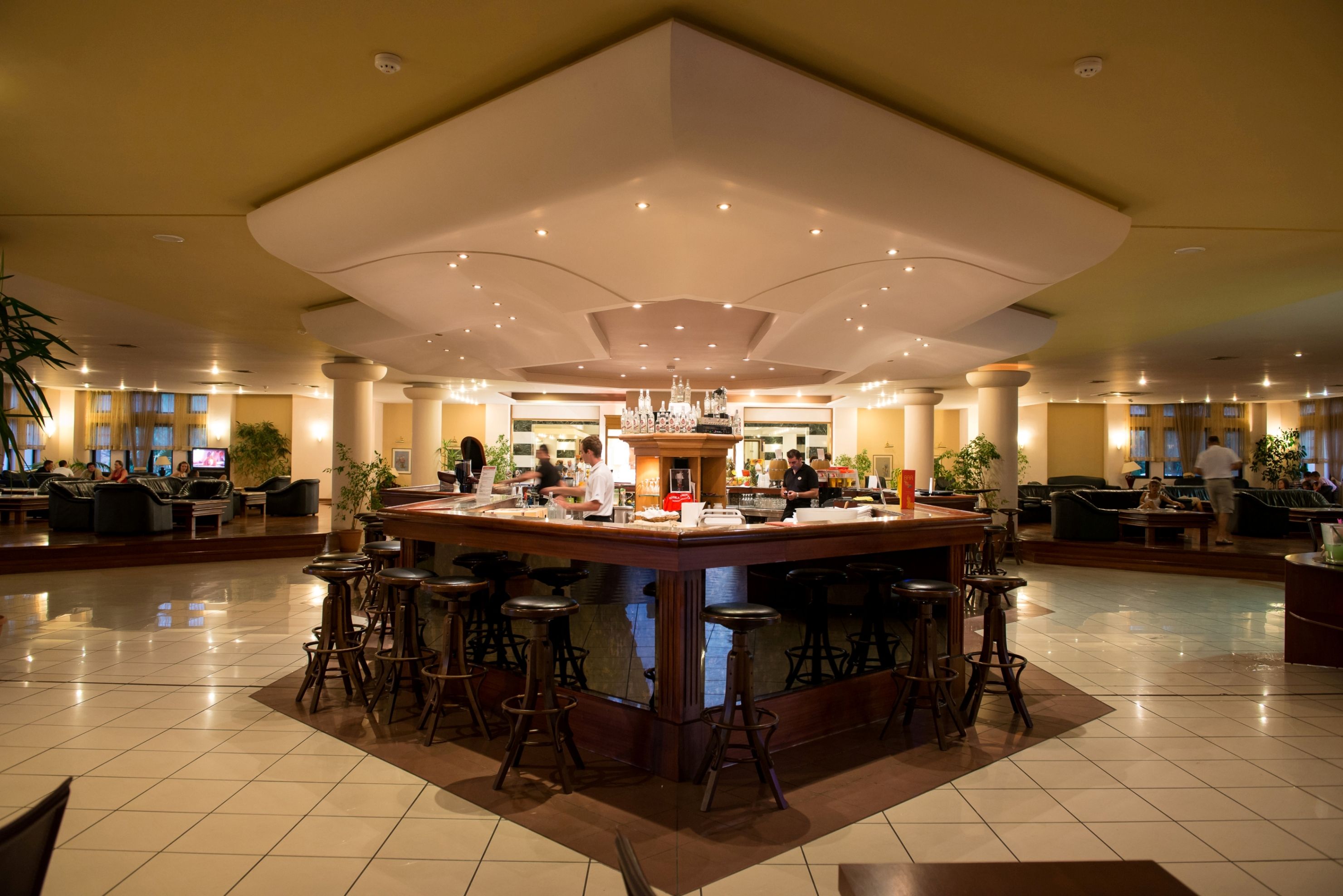 Lobby Bar 