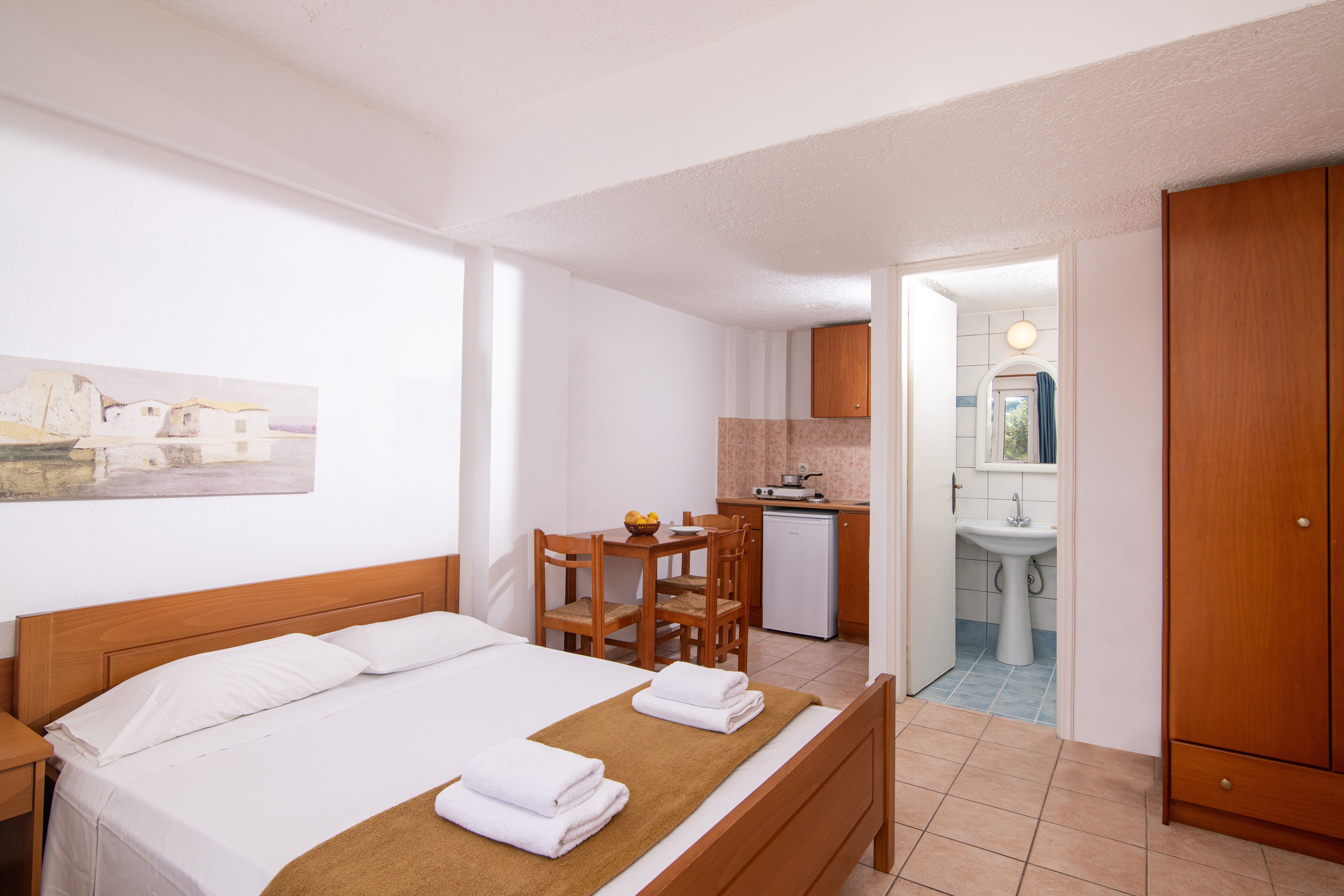 Triple Studio with Mountain or Garden View