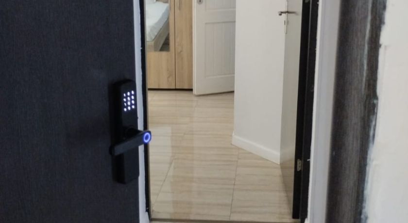 CAMERA ECONOMY 11- ETAJ 1 IN CLADIREA DIN PIATRA CU BALCON 
