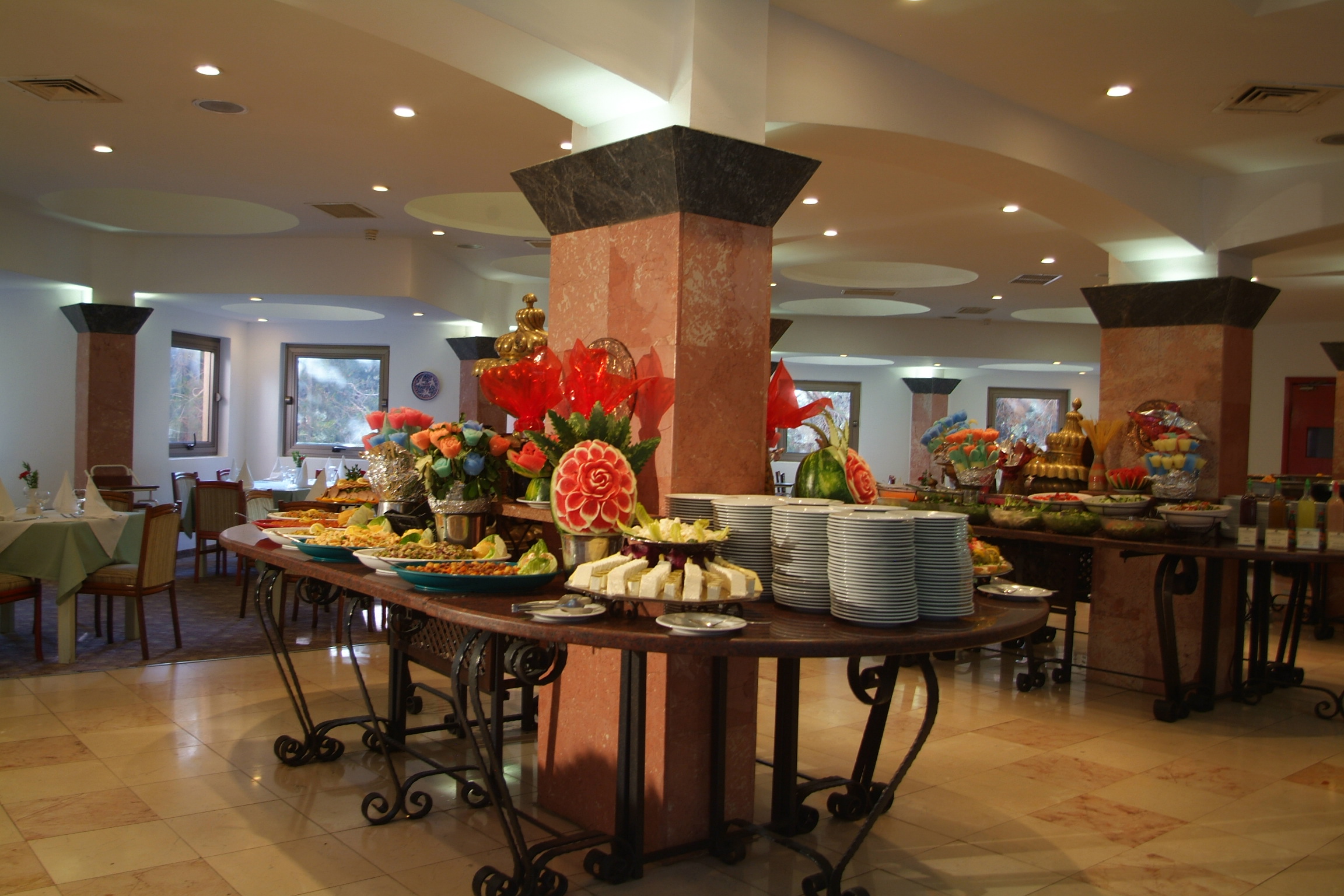 MAIN RESTAURANT