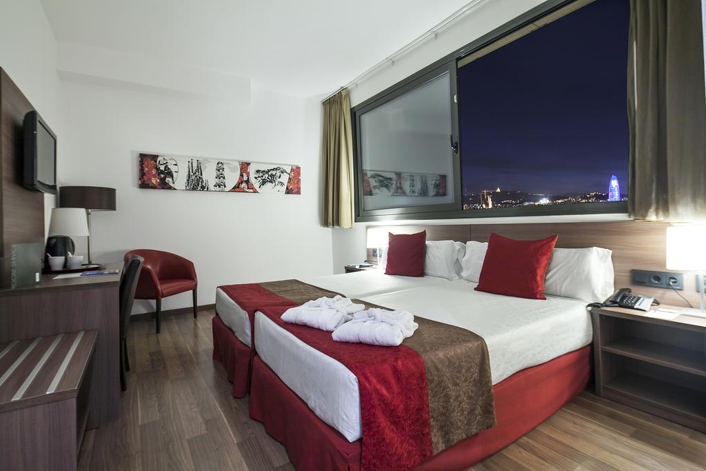 DOUBLE ROOM