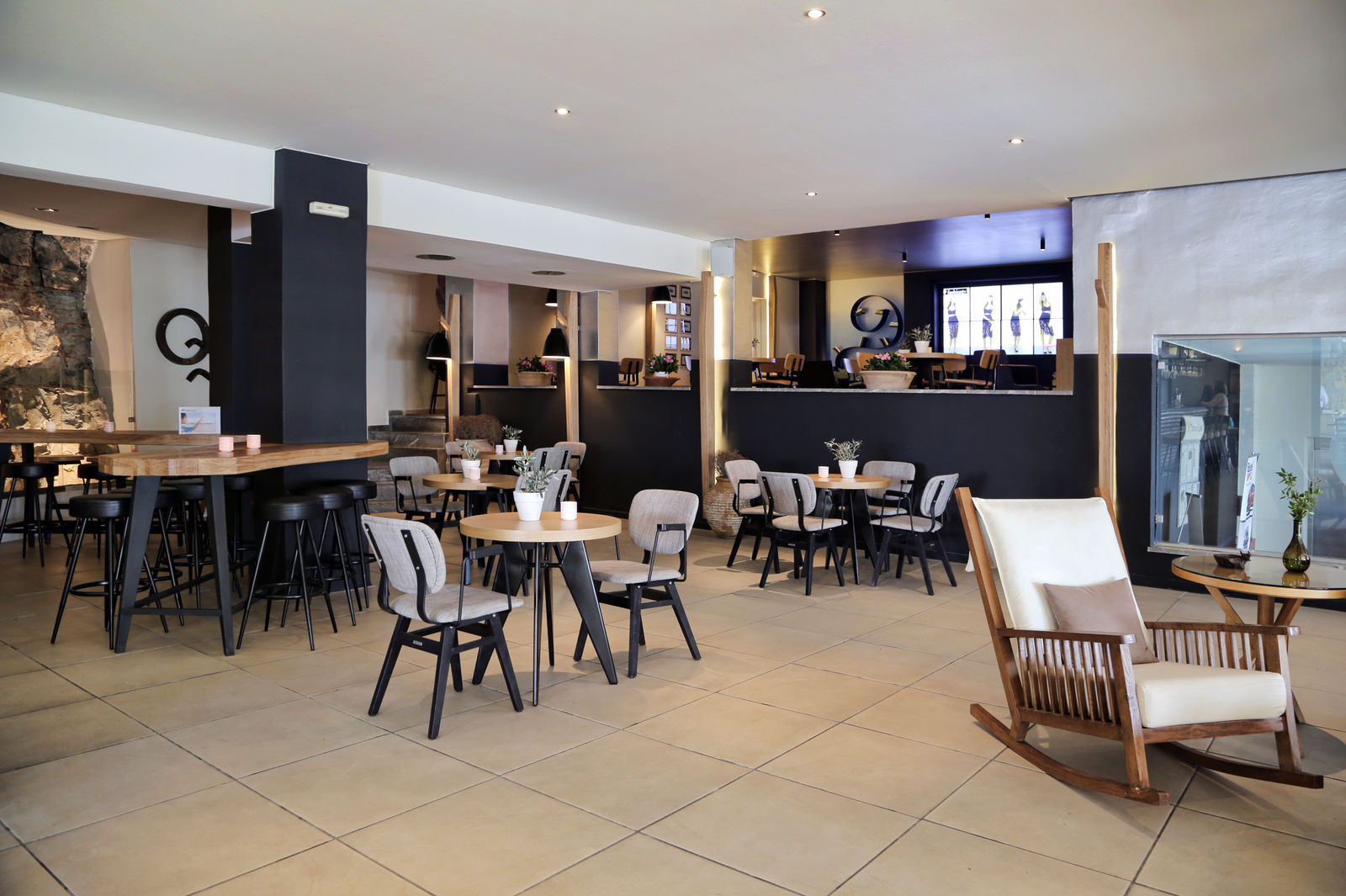 E-Blu Main Bar