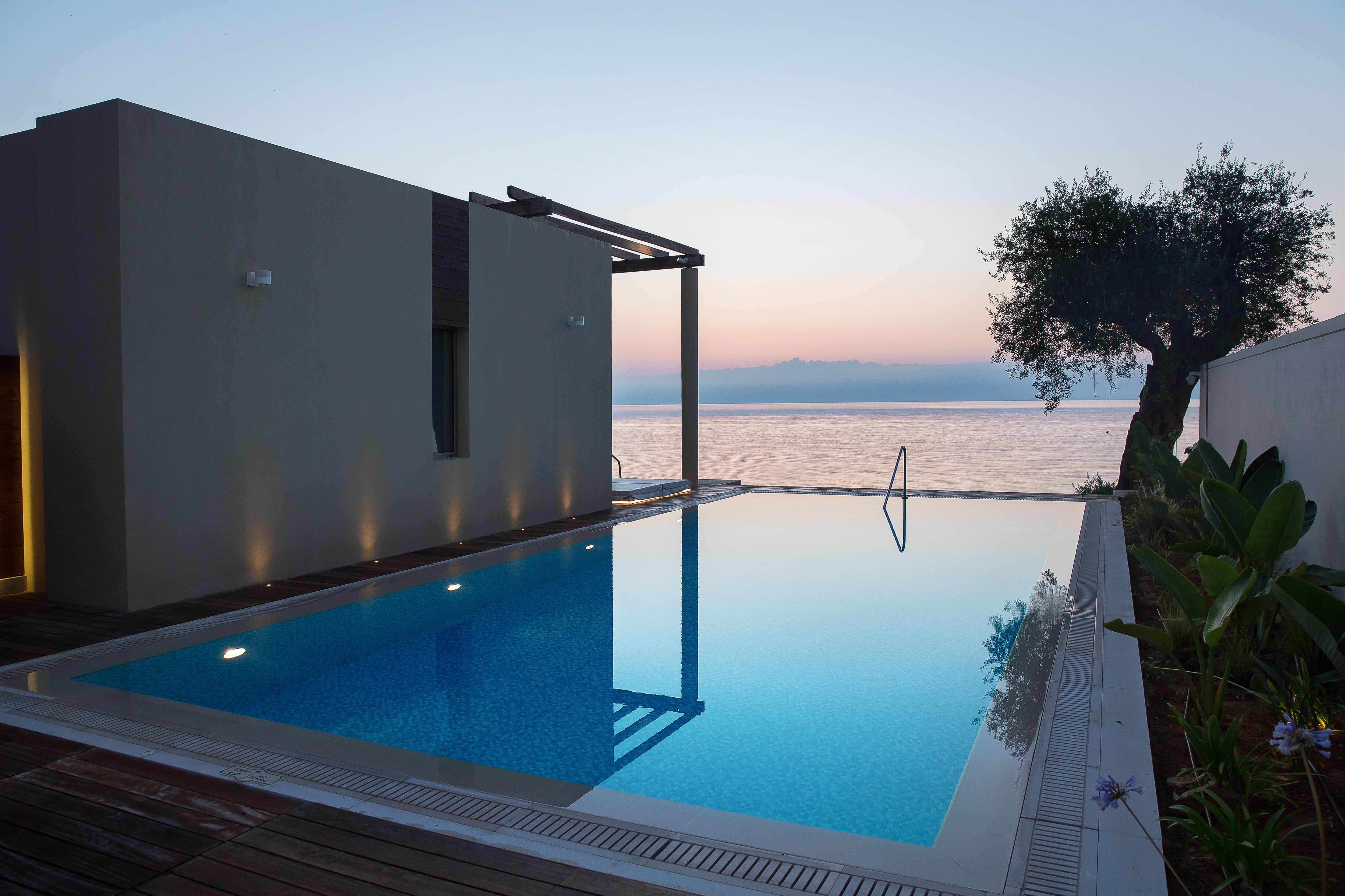 HRH Ivory Villa SV