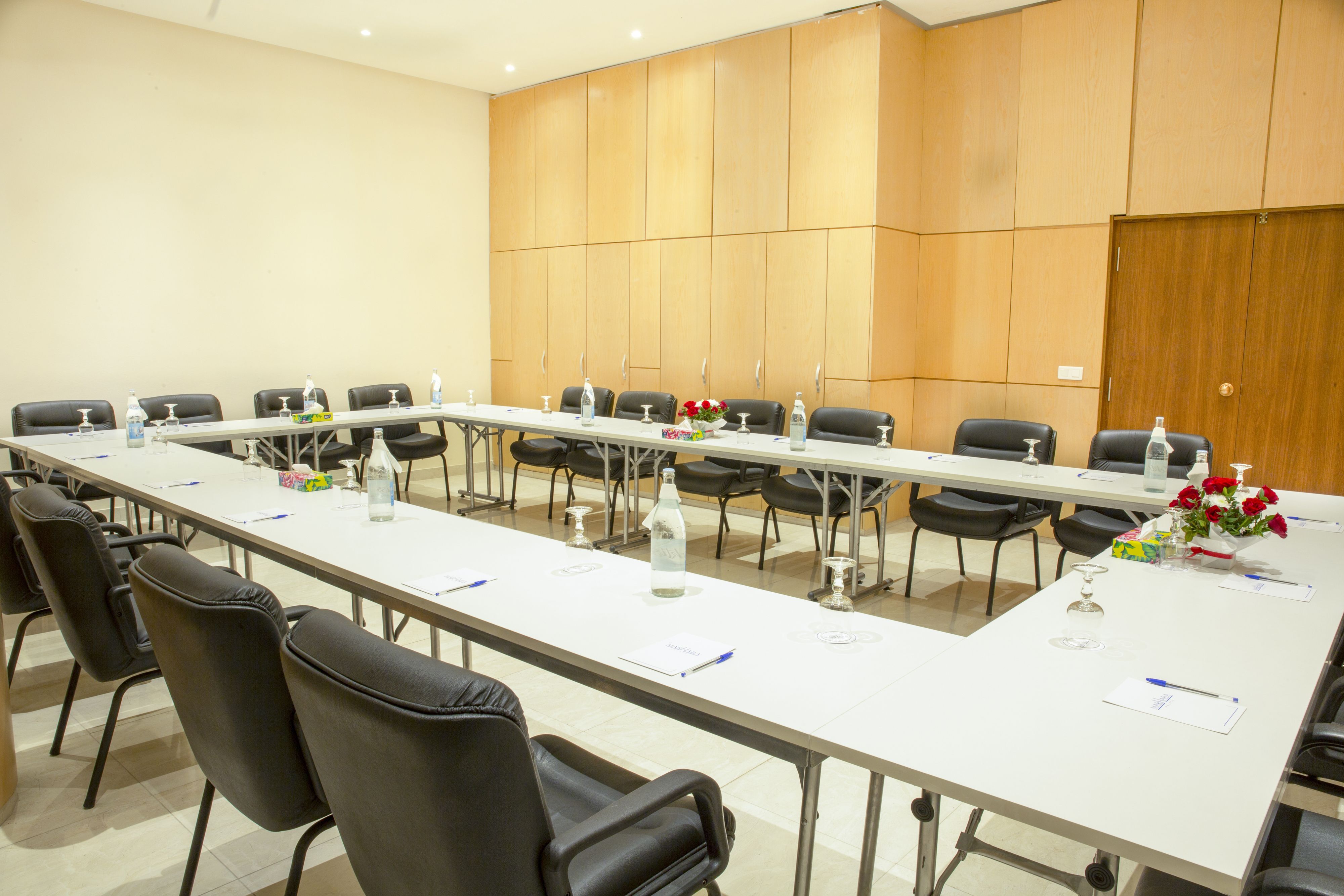 MICE (servicii de organizare de întâlniri, conferințe, alte evenimente)
