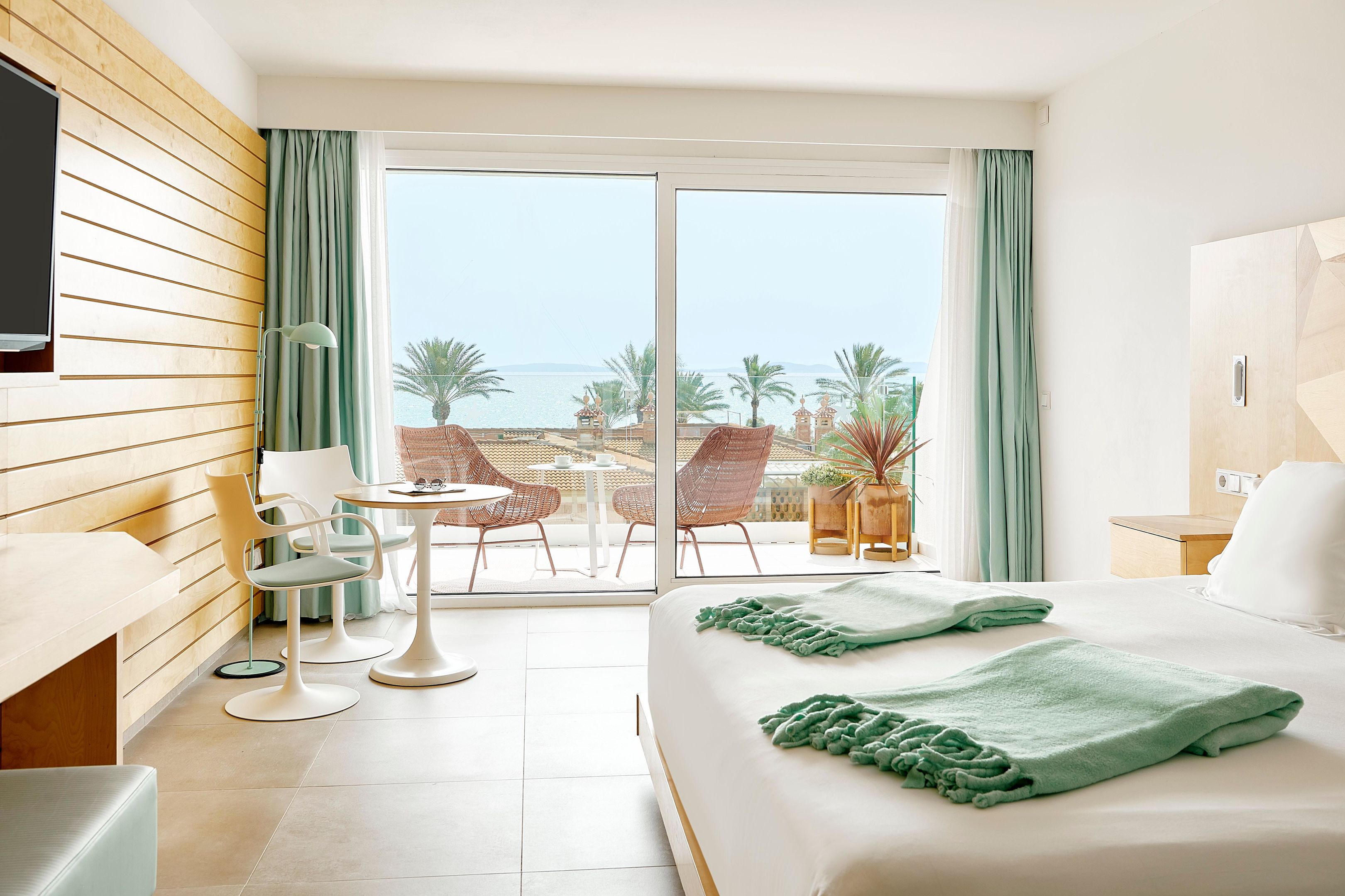 JUNIOR SUITE SEA VIEW PRIORITY LOCATION 